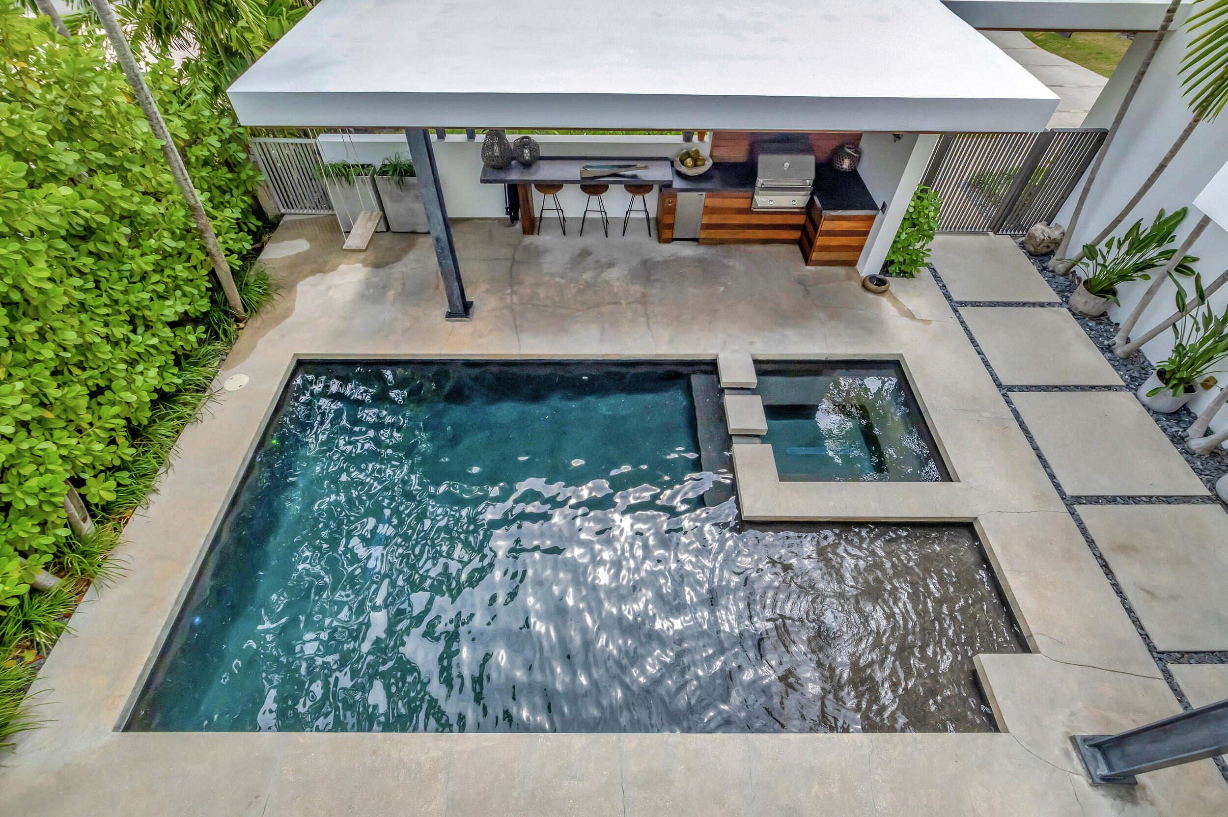 HILLSBORO SHORES SEC - Residential