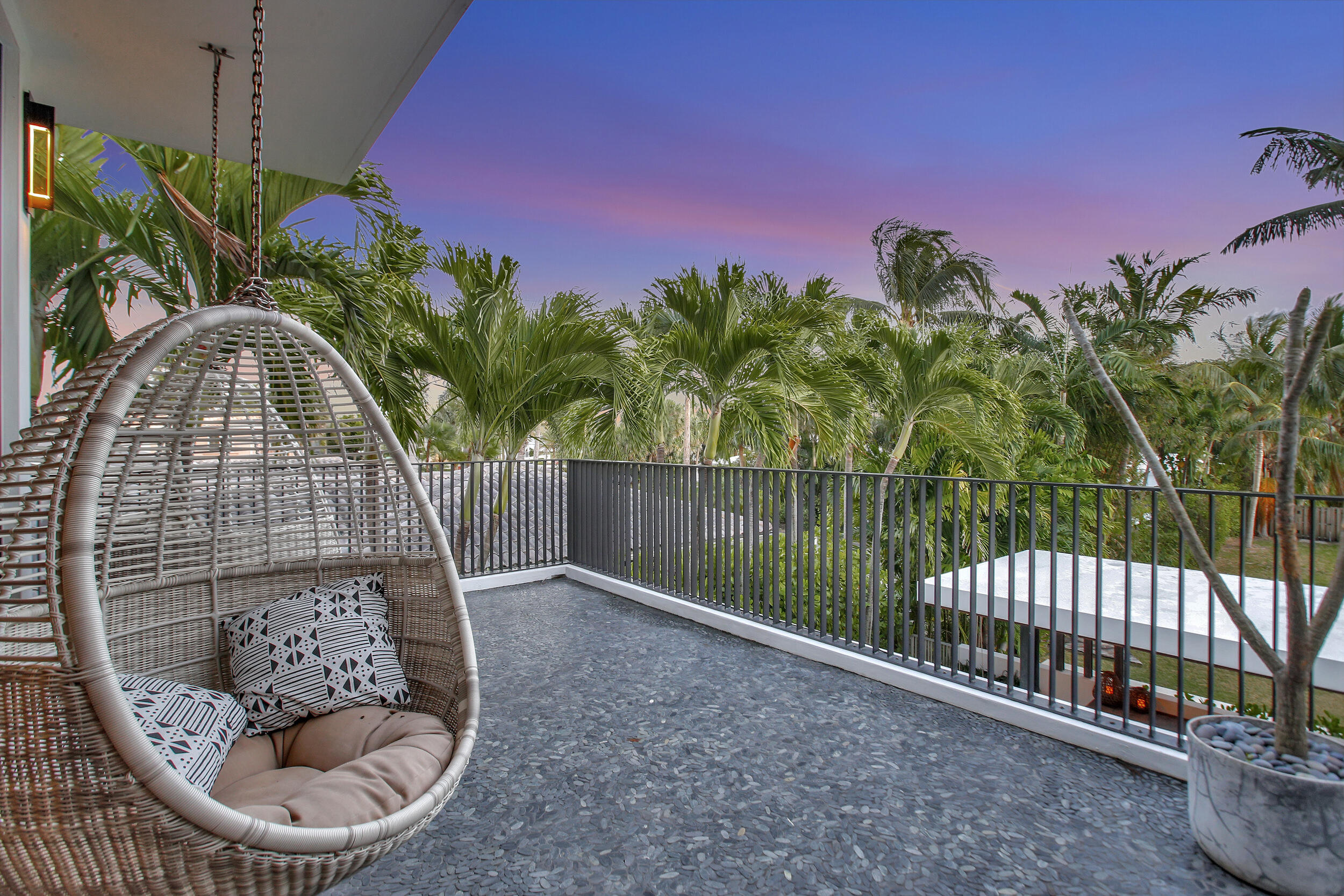 HILLSBORO SHORES SEC - Residential