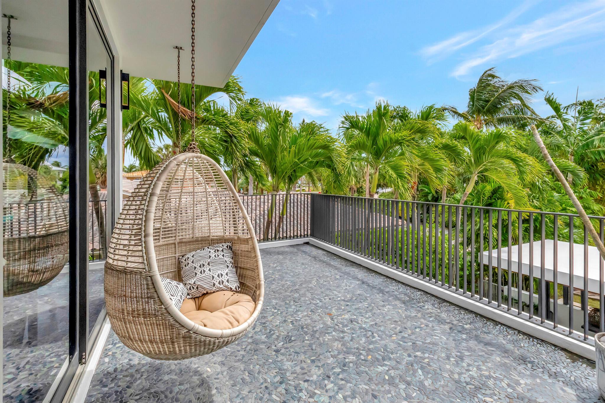 HILLSBORO SHORES SEC - Residential