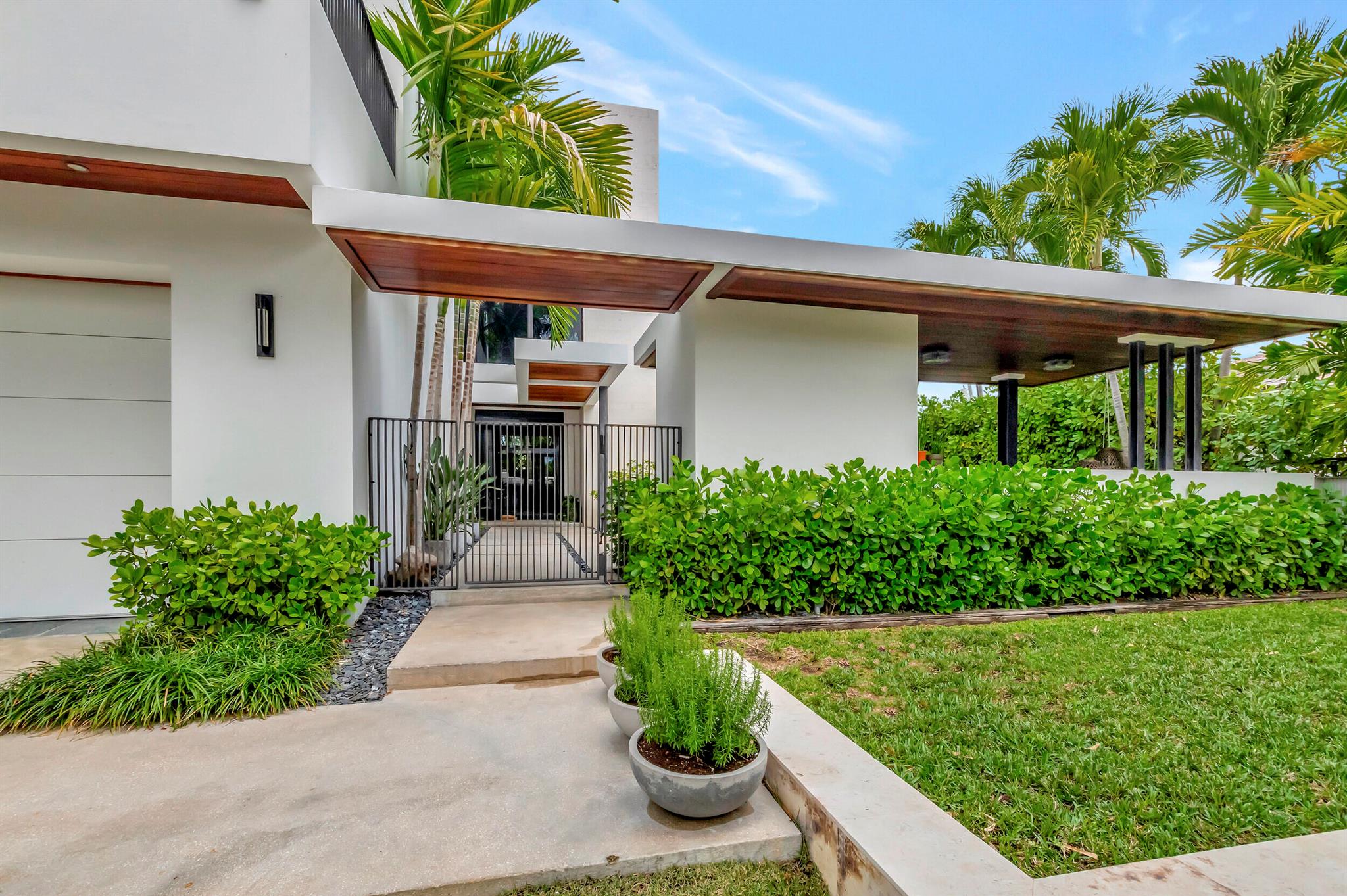 HILLSBORO SHORES SEC - Residential