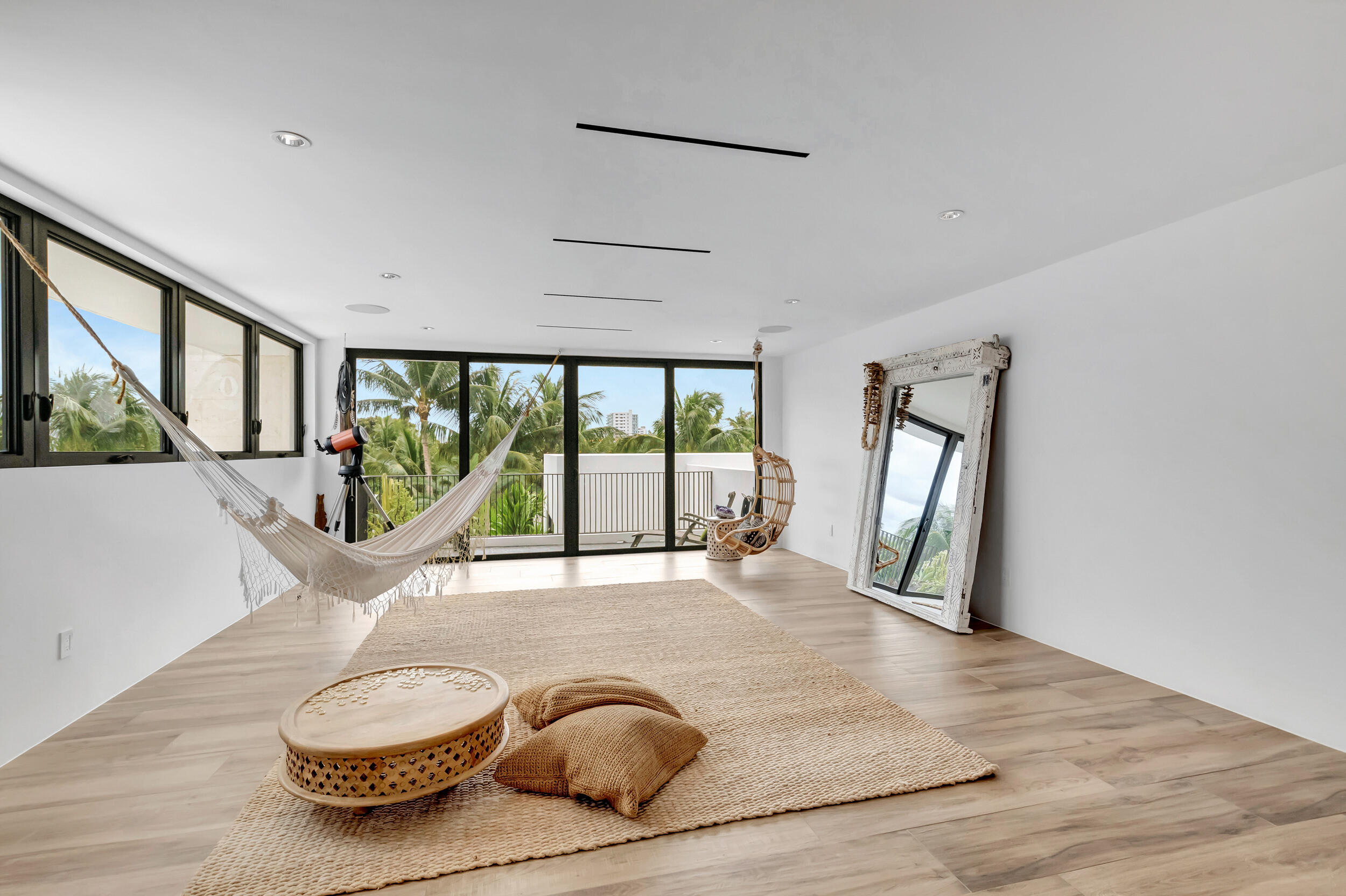 HILLSBORO SHORES SEC - Residential