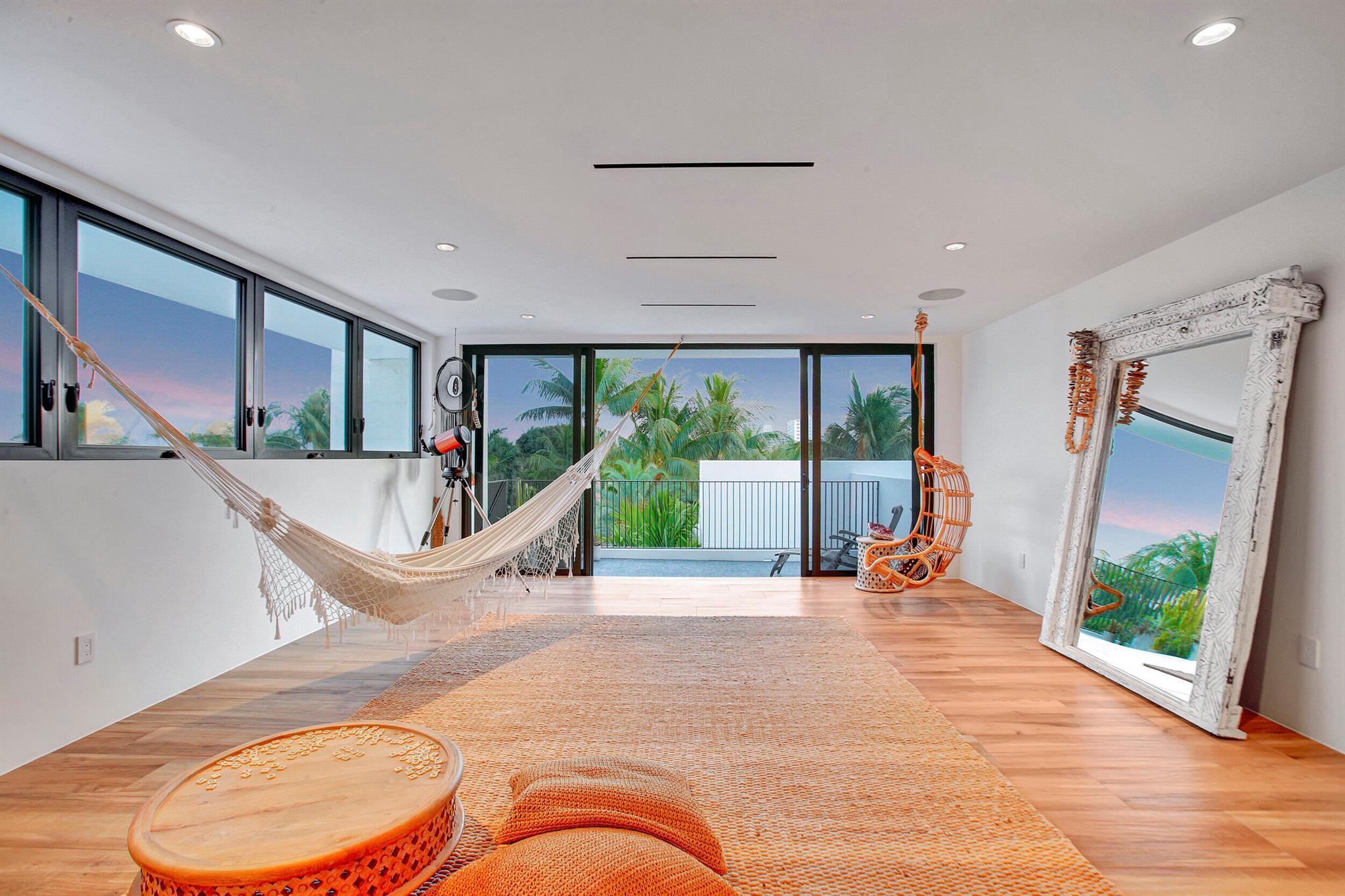 HILLSBORO SHORES SEC - Residential