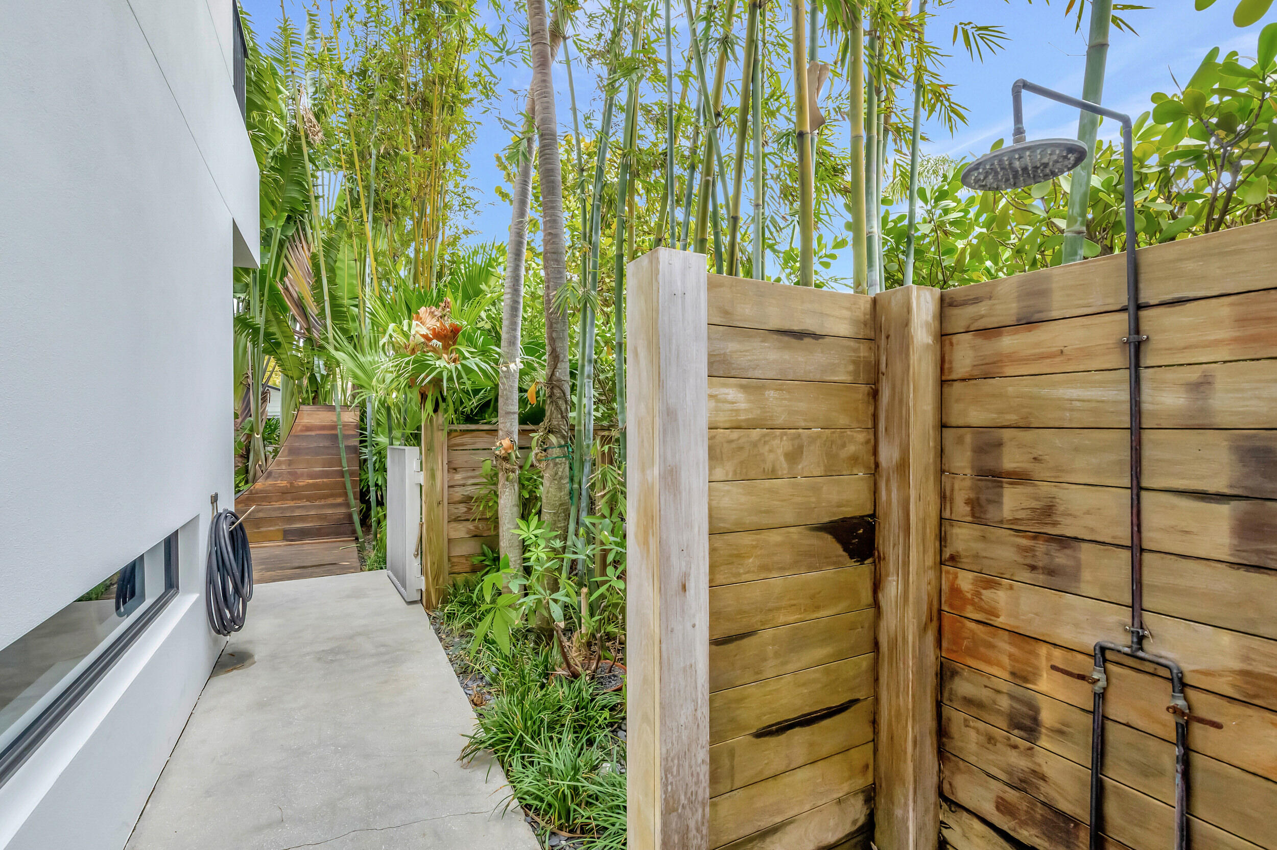 HILLSBORO SHORES SEC - Residential