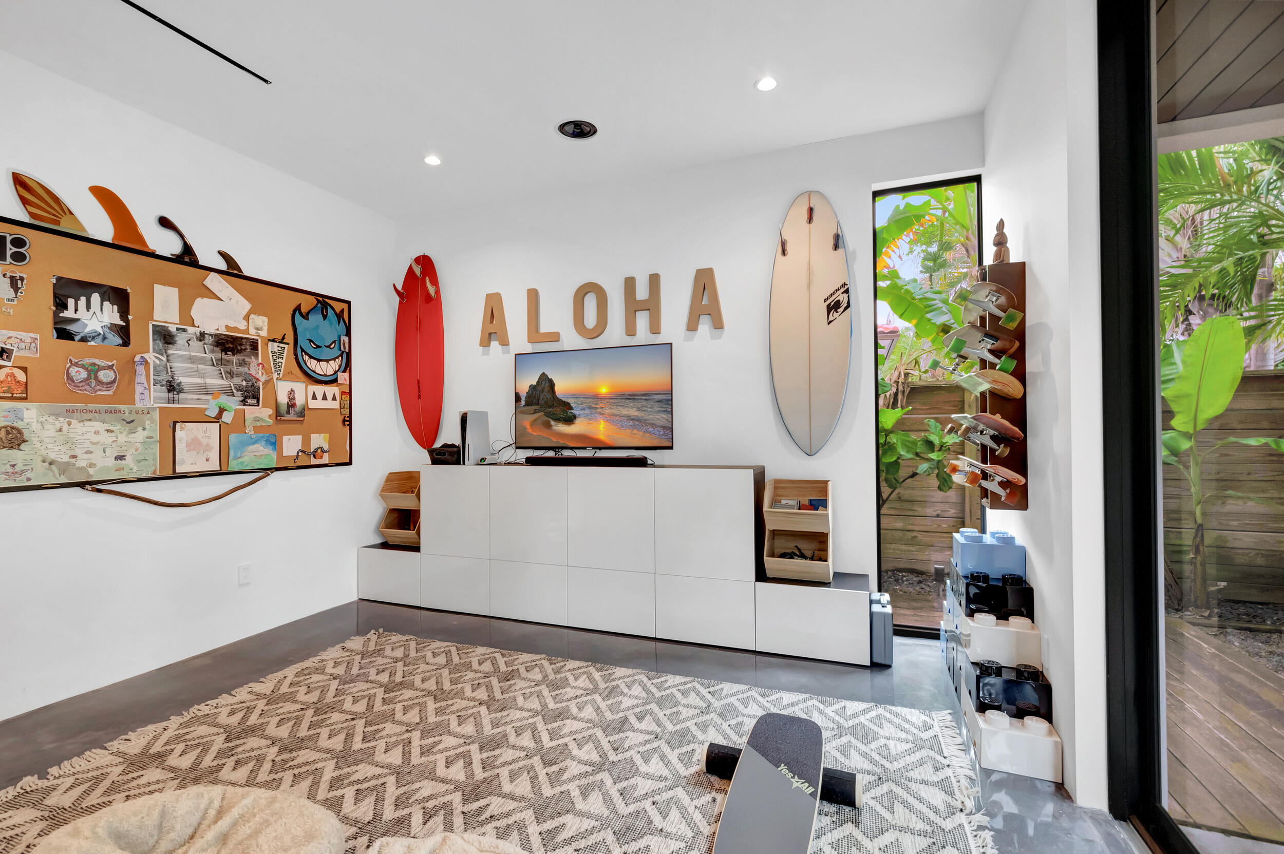 HILLSBORO SHORES SEC - Residential