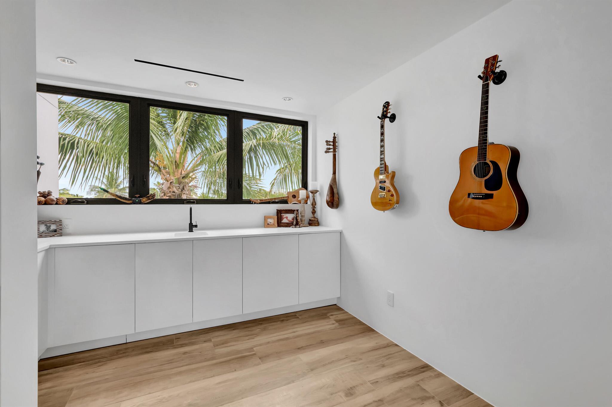 HILLSBORO SHORES SEC - Residential