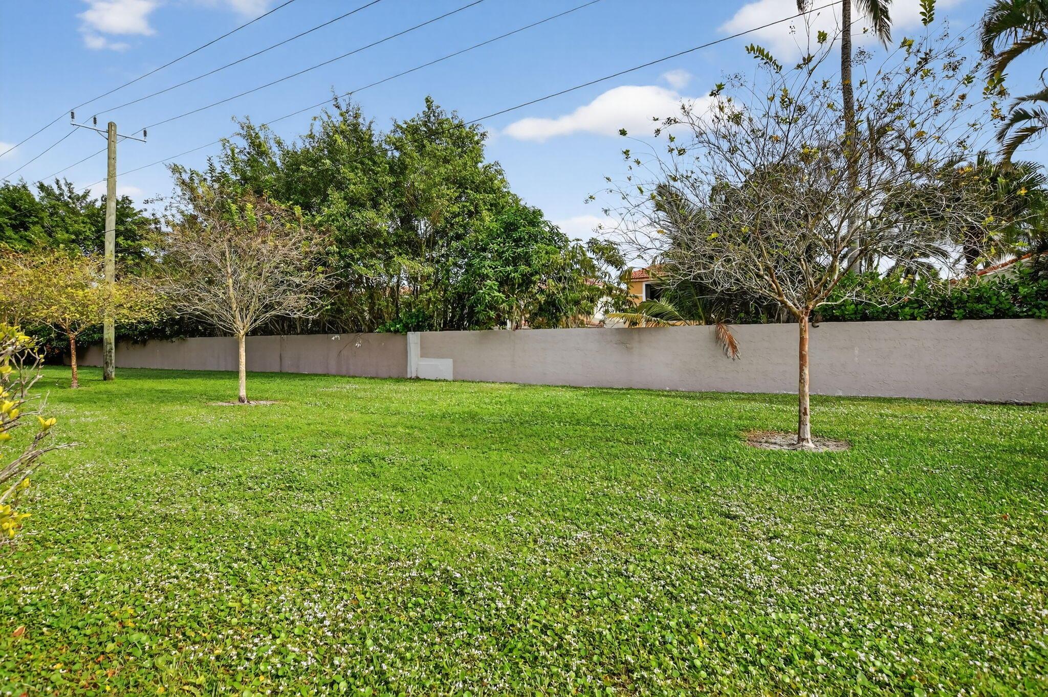 BOCA GARDENS - Residential