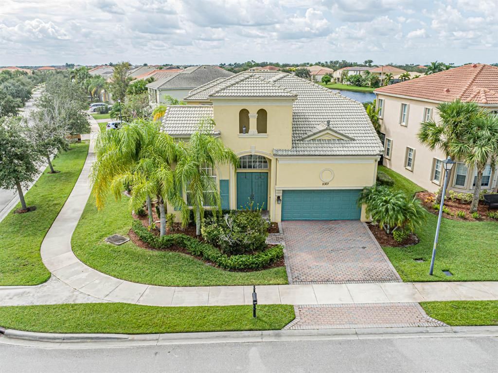 Photo of 11307 SW Kingslake Circle, Port St Lucie, FL 34987 (MLS # R10875740)