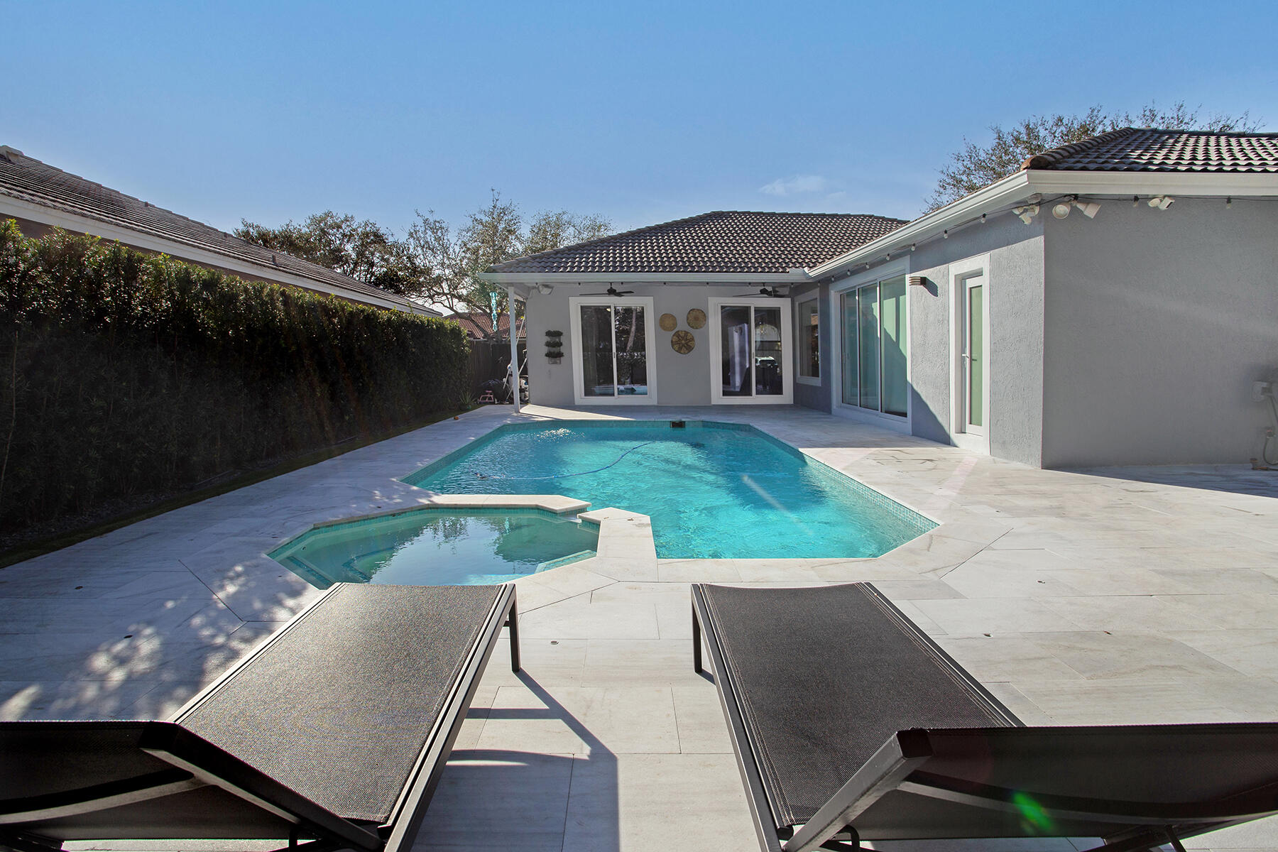 PEMBROKE FALLS - PHASE 1 - Residential Lease