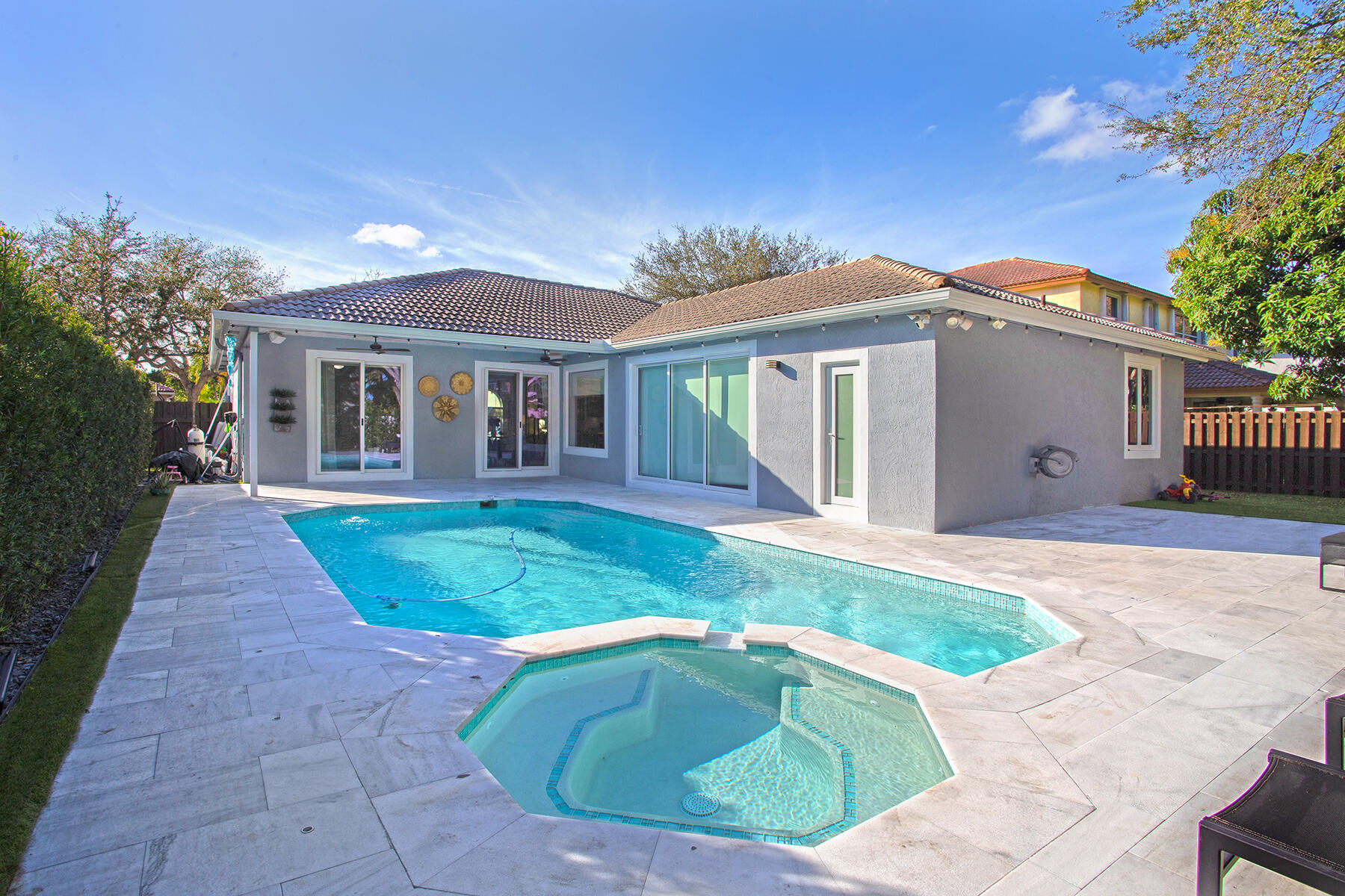 PEMBROKE FALLS - PHASE 1 - Residential Lease