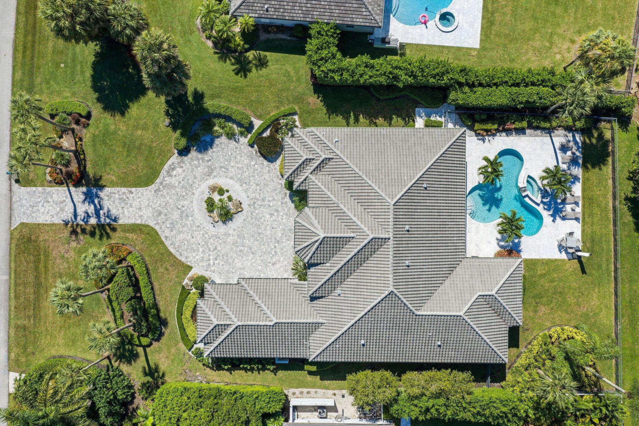 View photos, virtual tours, details... 8195 Lakeview Drive