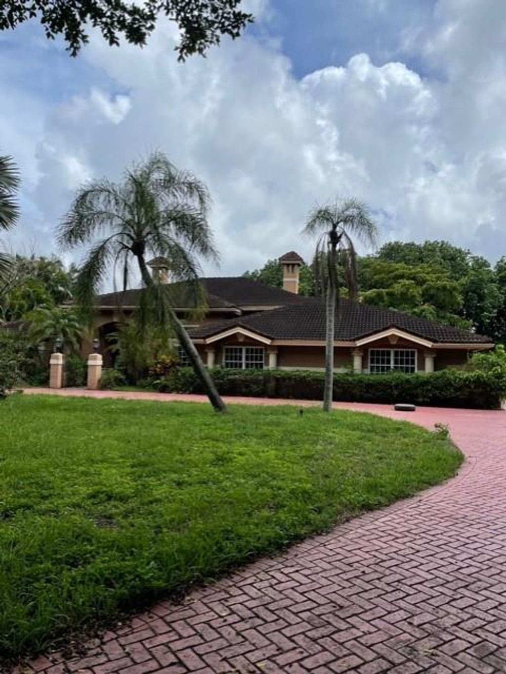Photo of 18600 Long Lake Dr, Boca Raton, FL 33496 (MLS # F10293056)