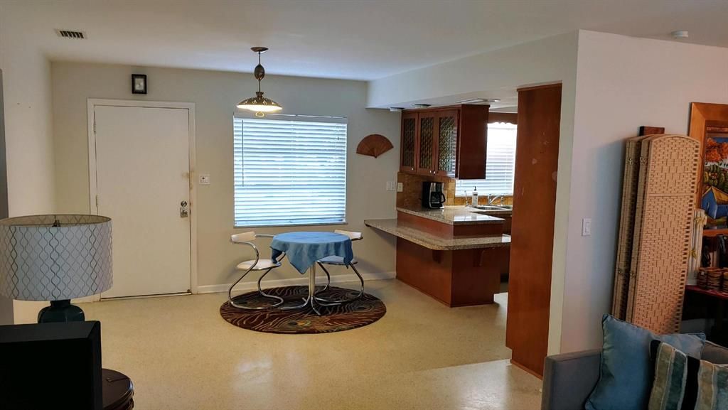 Photo of 5604 Country Club Parkway Pkwy, Fort Pierce, FL 34951 (MLS # R10804170)