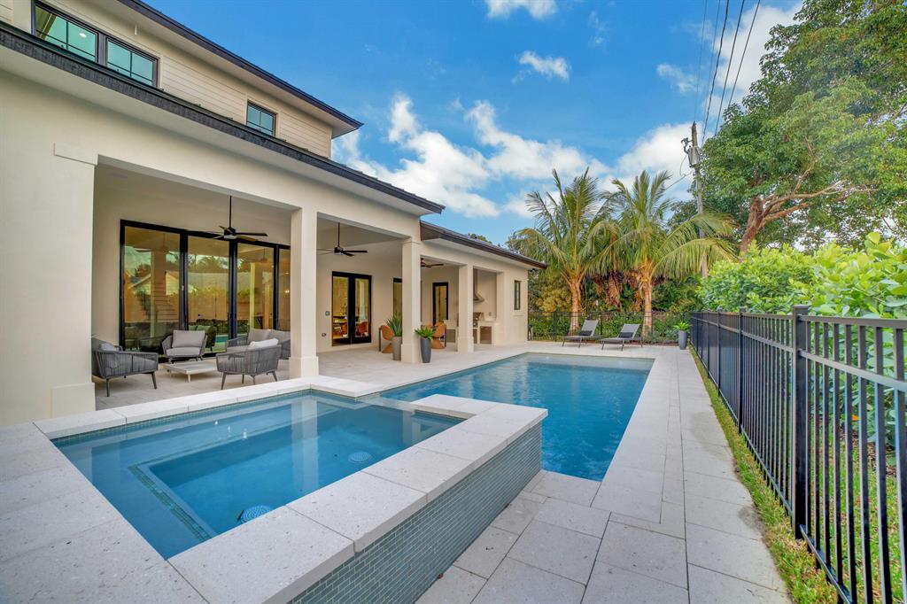 Tequesta Country Club - Residential