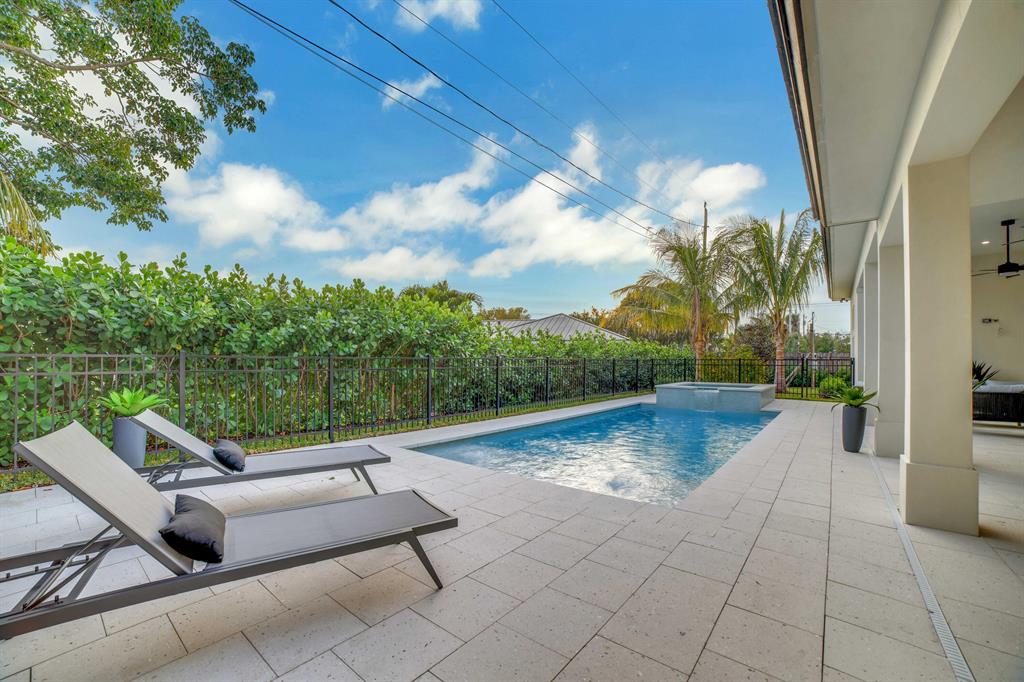 Tequesta Country Club - Residential