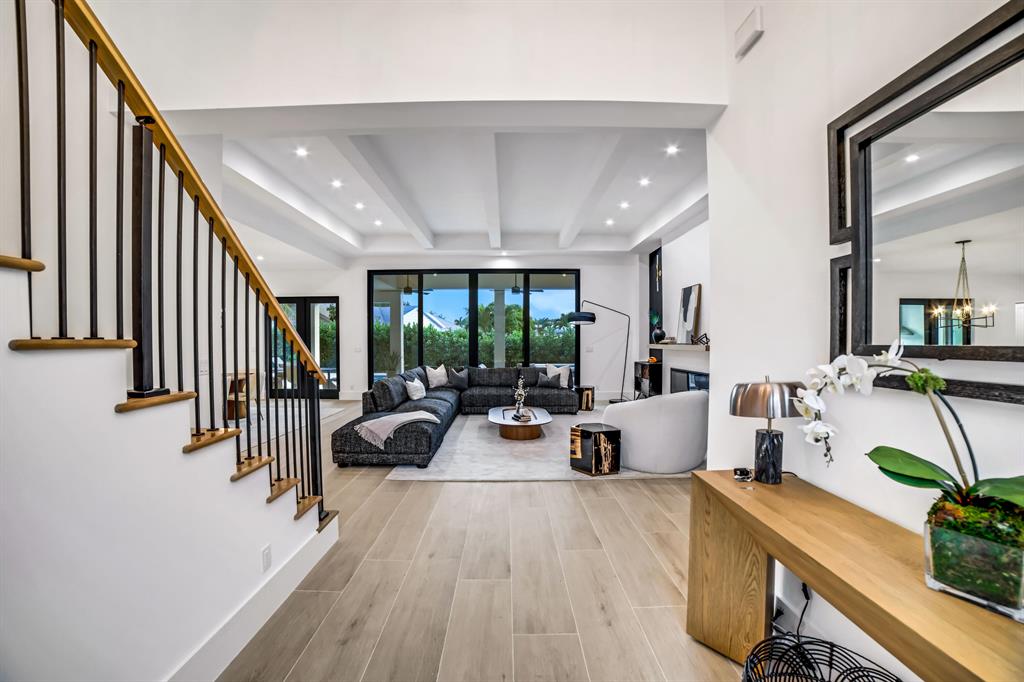 Tequesta Country Club - Residential