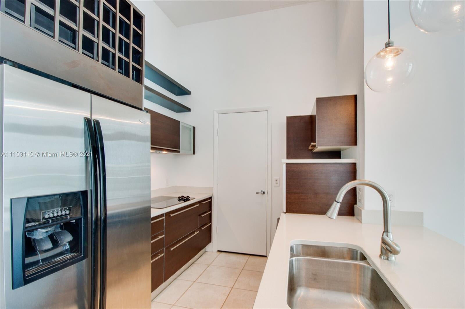 1900 N Bayshore Drive 912