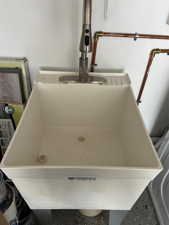 Lauderdale West 3 Sec 83- - Residential