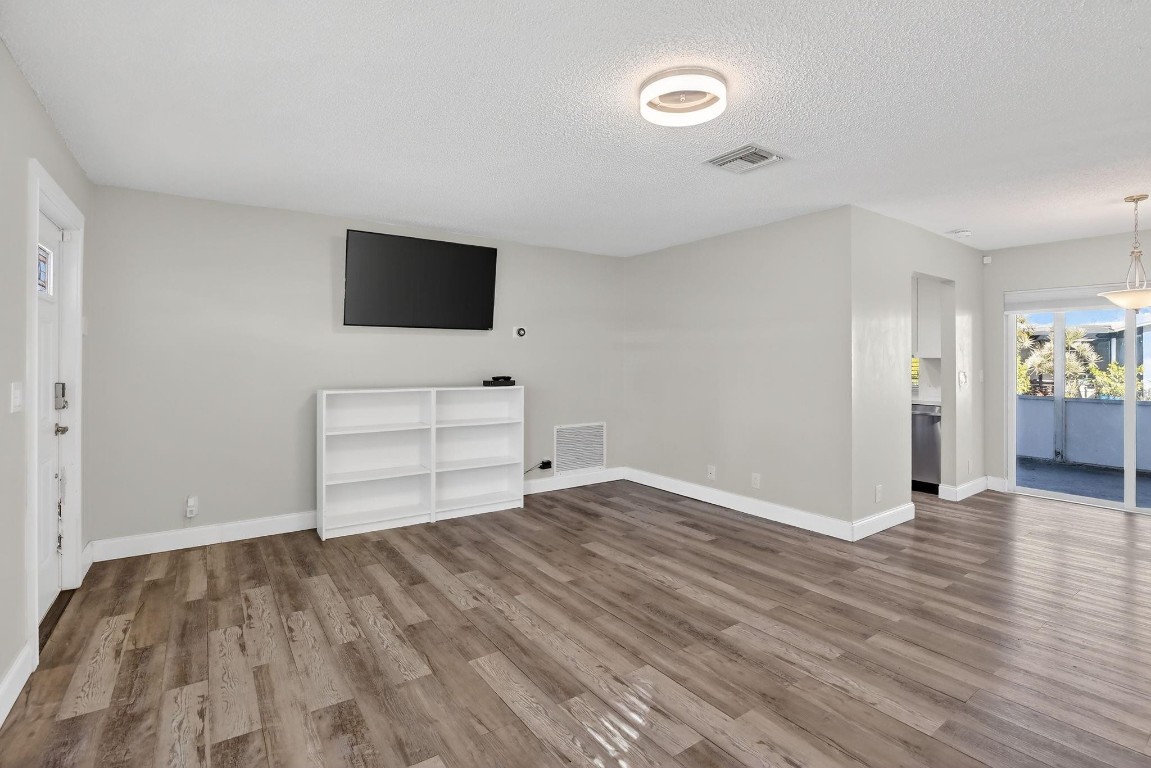 Lauderdale West 3 Sec 83- - Residential