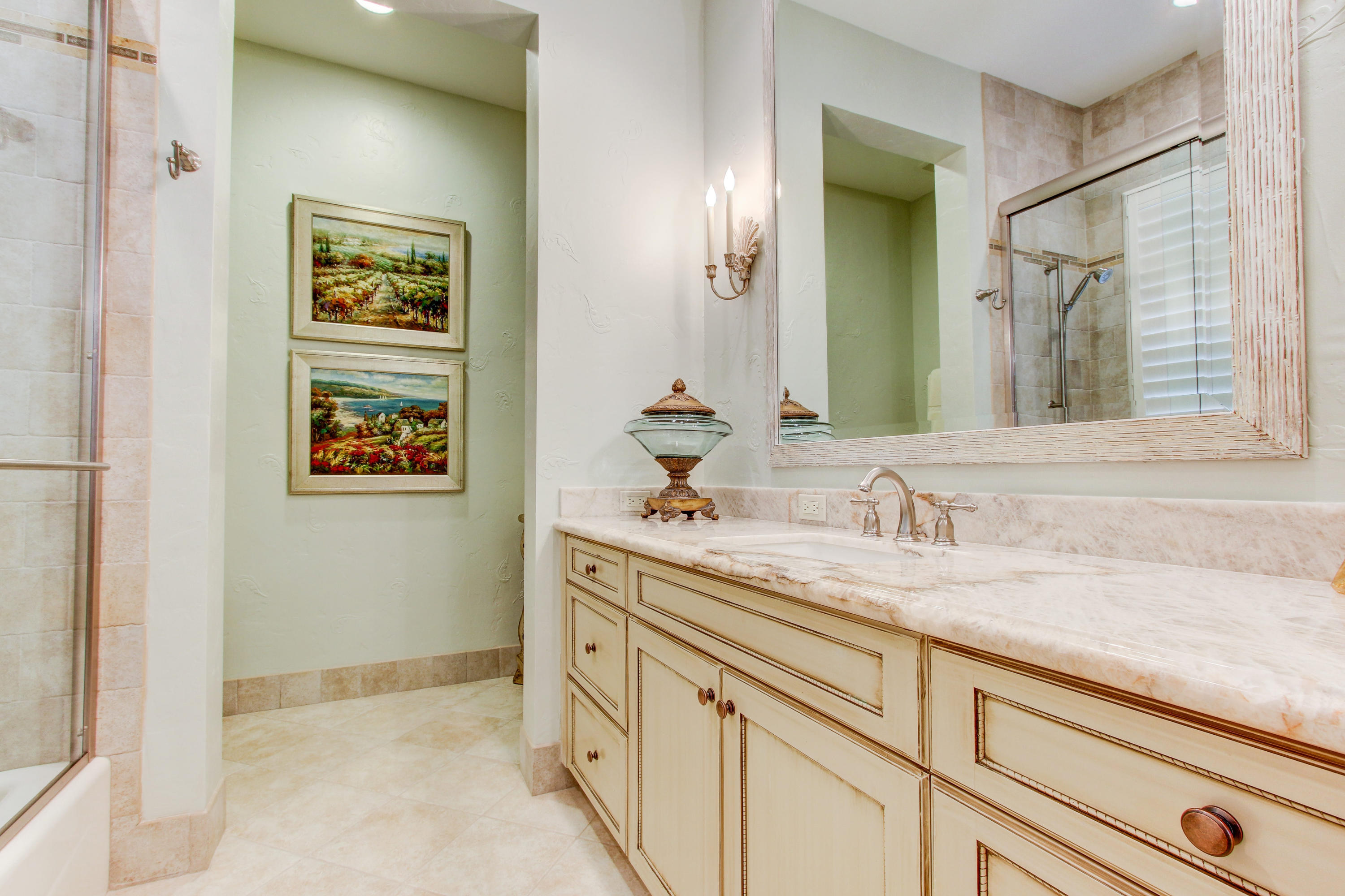 HARBOUR ISLES - Residential