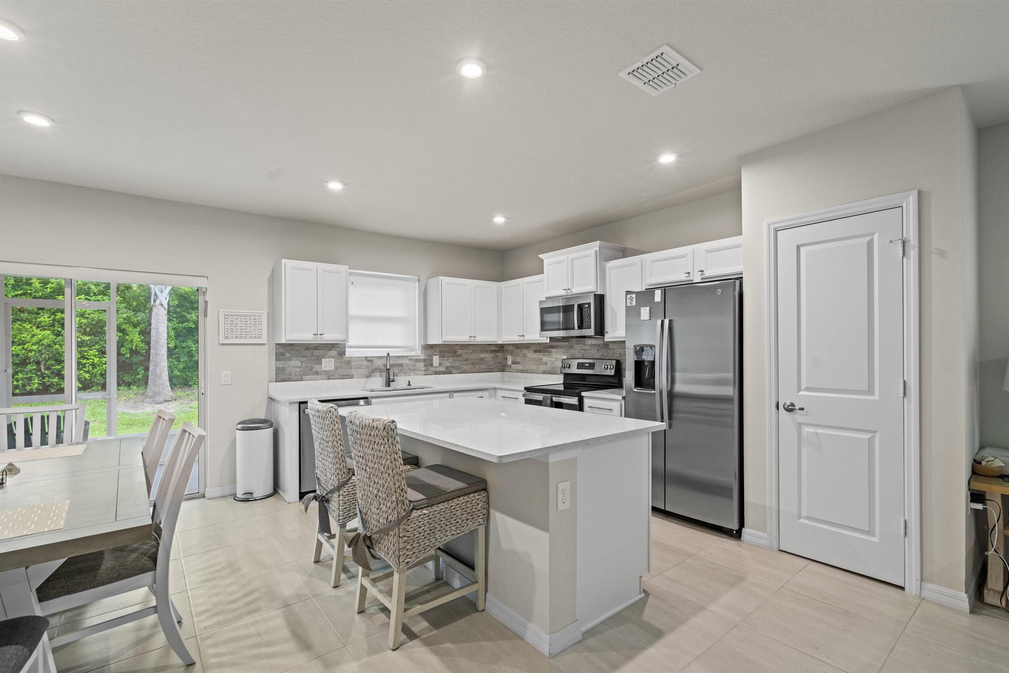 Fort Pierce, Florida 34981, United States, 3 Bedrooms Bedrooms, ,2 BathroomsBathrooms,Residential,Pending,209616