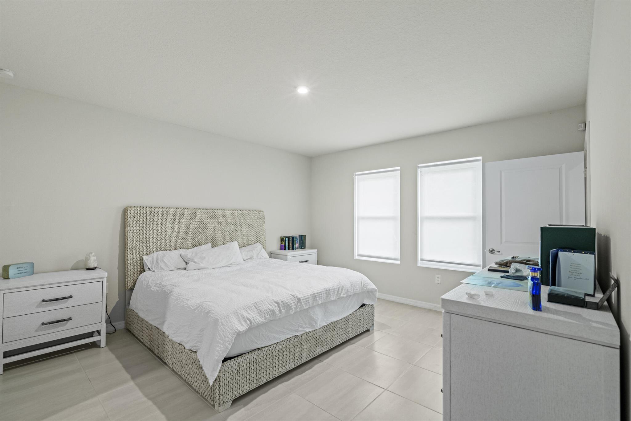 Fort Pierce, Florida 34981, United States, 3 Bedrooms Bedrooms, ,2 BathroomsBathrooms,Residential,Pending,209616