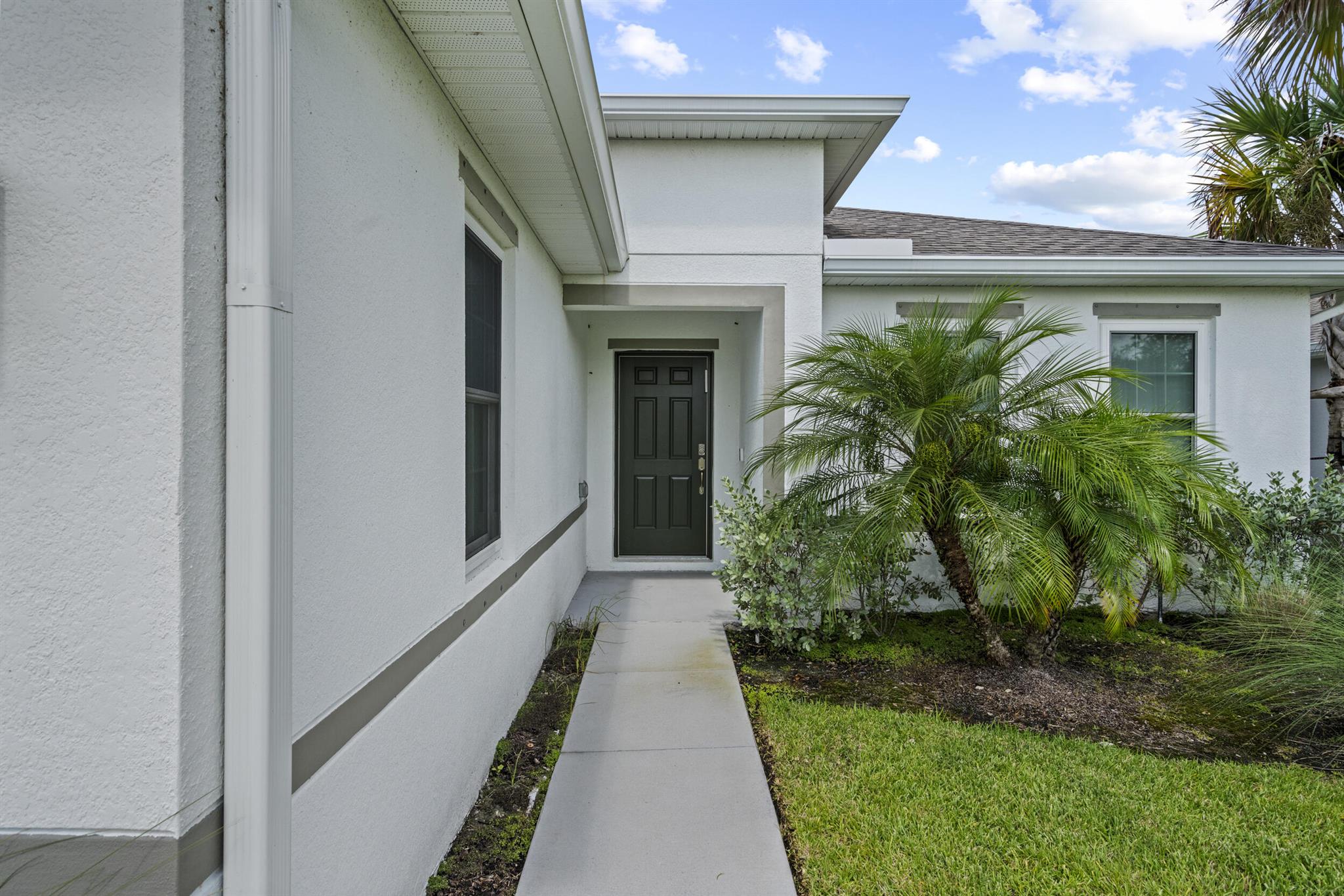 Fort Pierce, Florida 34981, United States, 3 Bedrooms Bedrooms, ,2 BathroomsBathrooms,Residential,Pending,209616