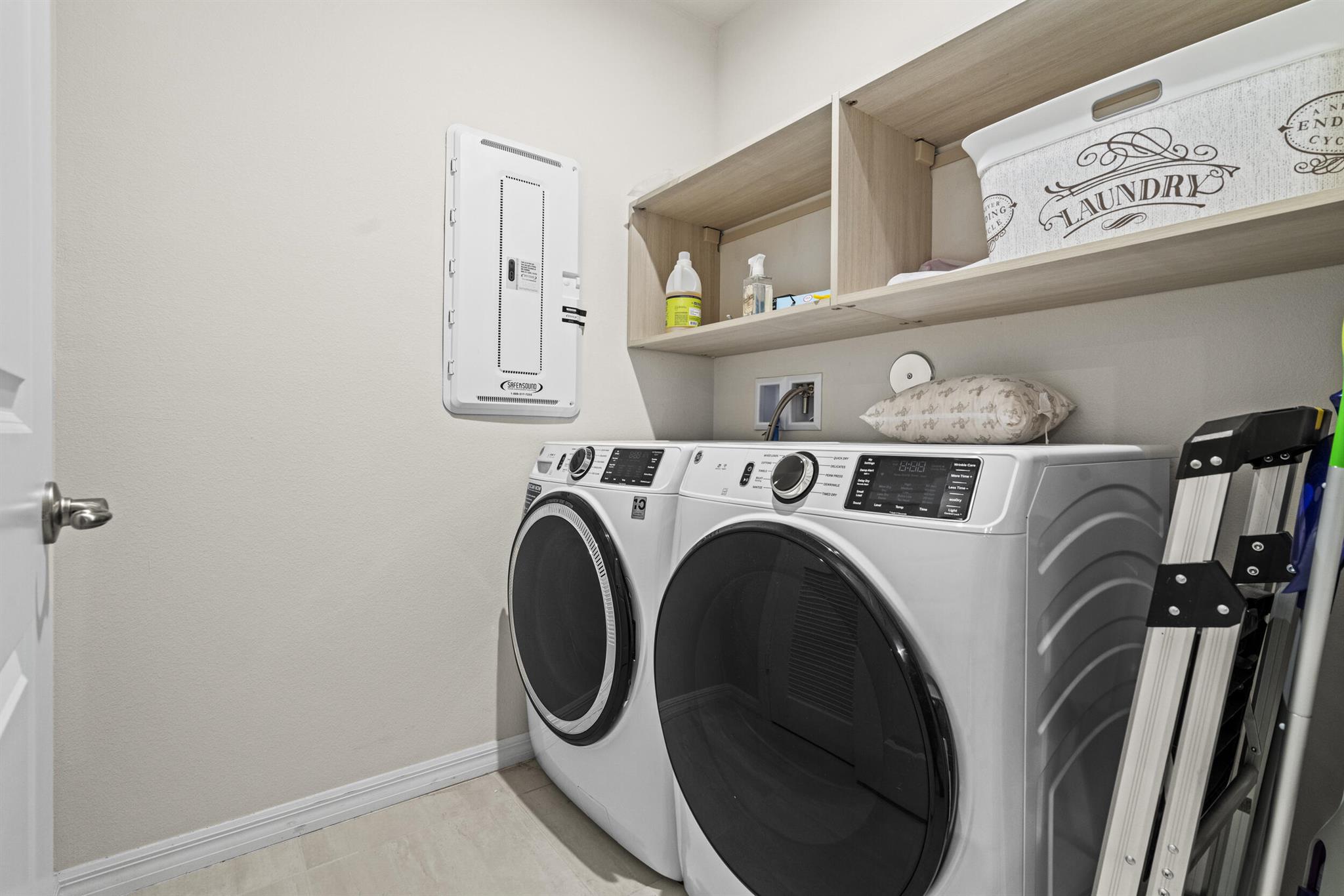 Fort Pierce, Florida 34981, United States, 3 Bedrooms Bedrooms, ,2 BathroomsBathrooms,Residential,Pending,209616