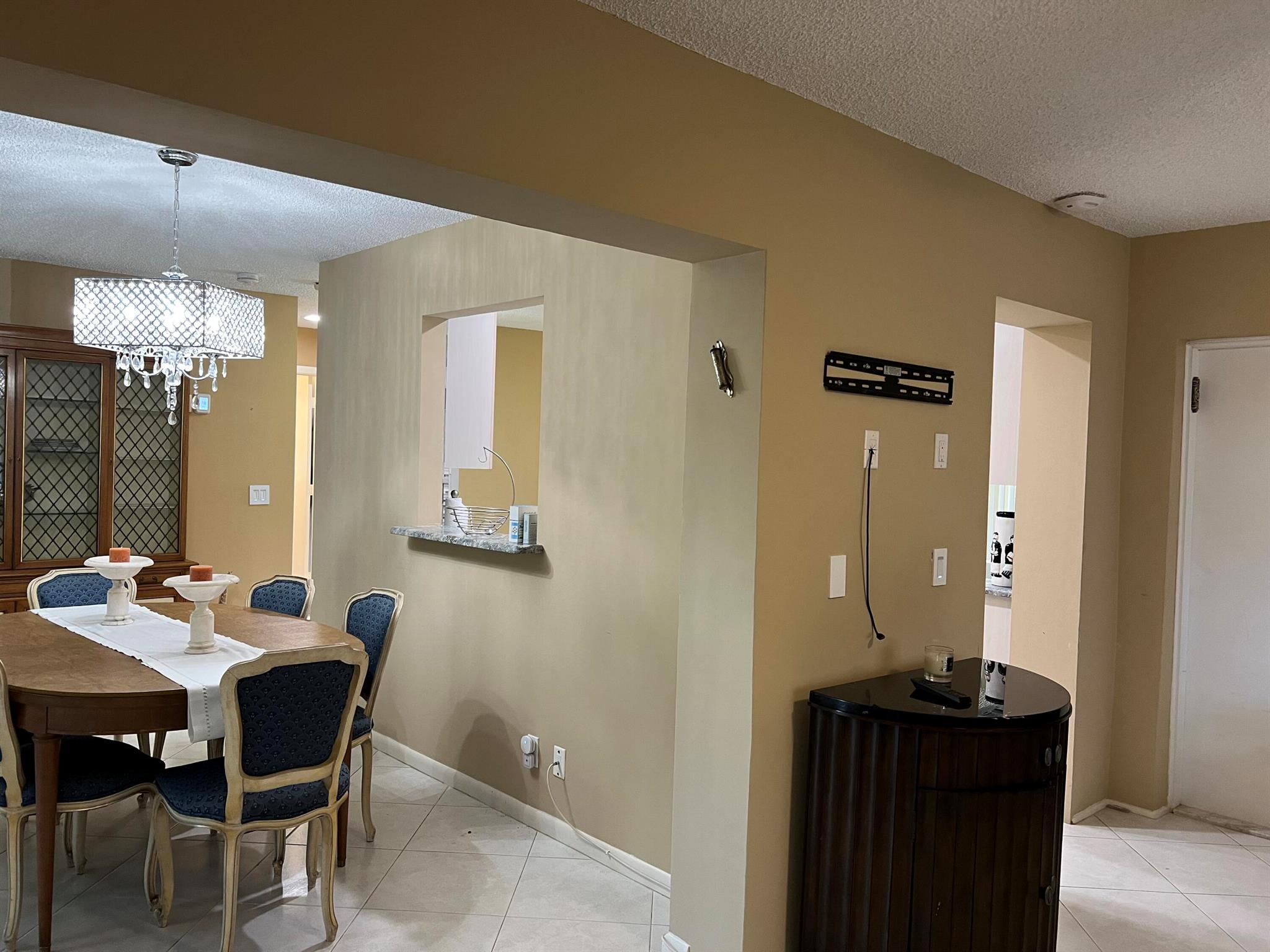 VILLAGES OF ORIOLE - Residential