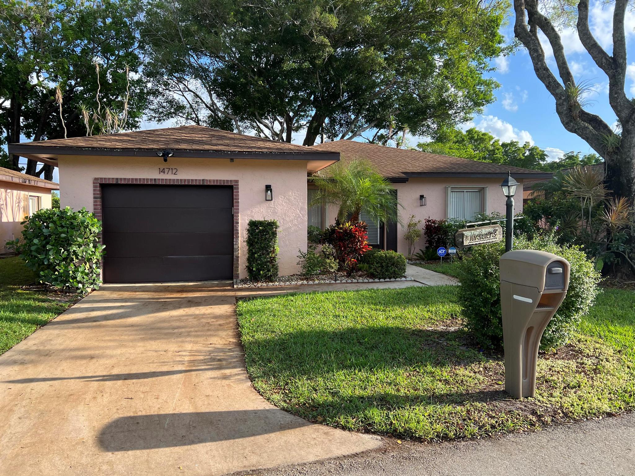 VILLAGES OF ORIOLE - Residential