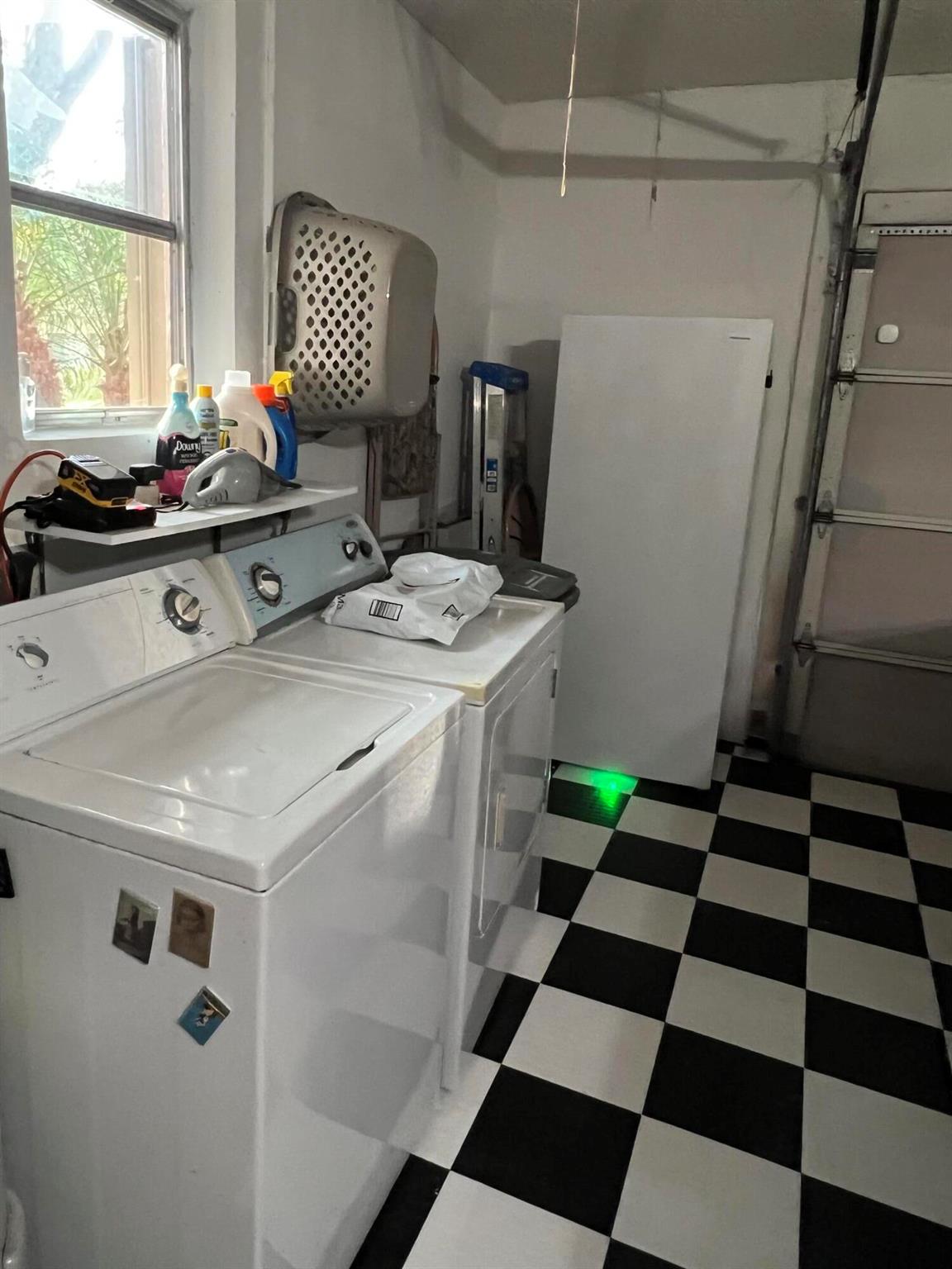 VILLAGES OF ORIOLE - Residential