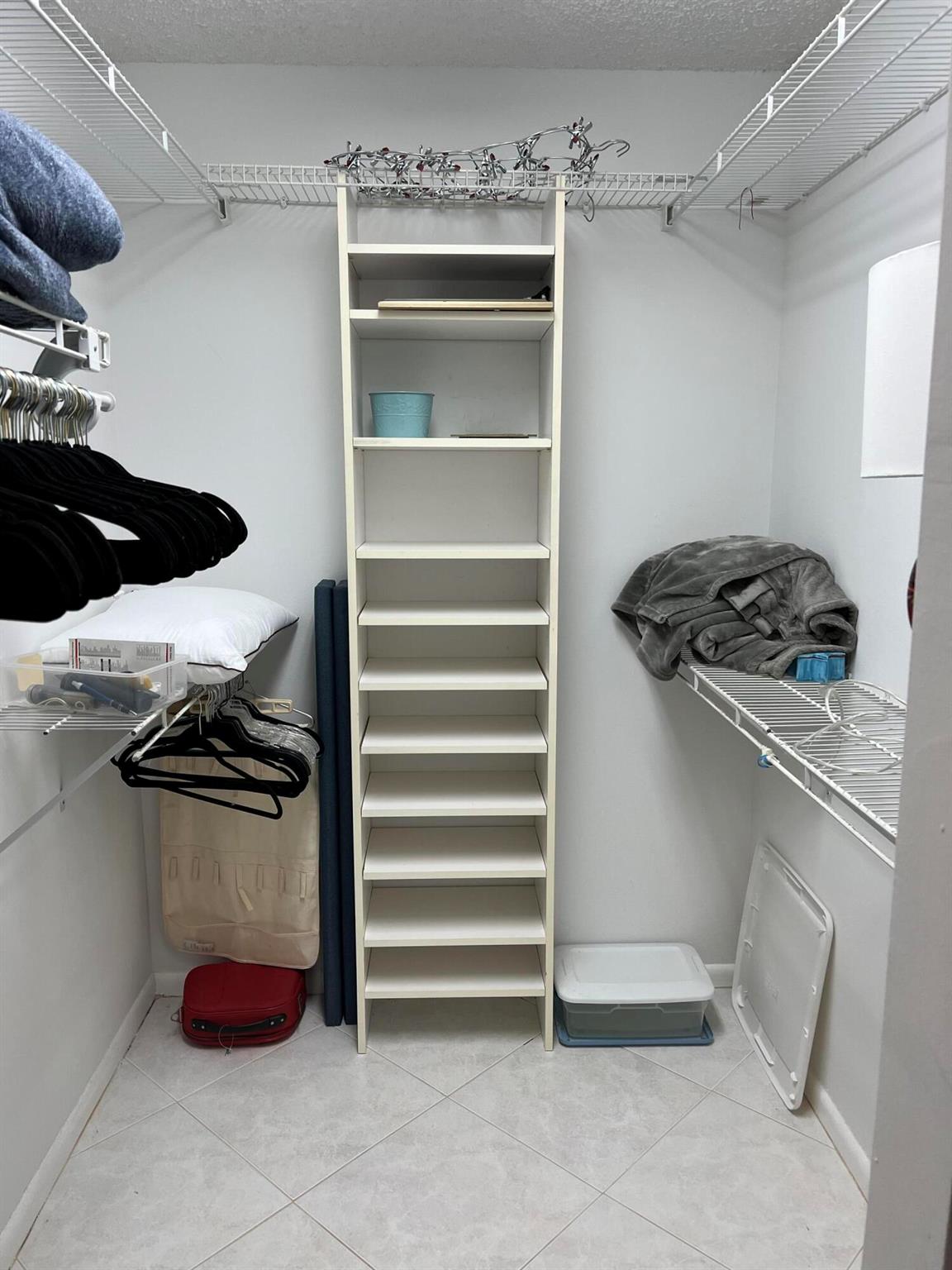 VILLAGES OF ORIOLE - Residential