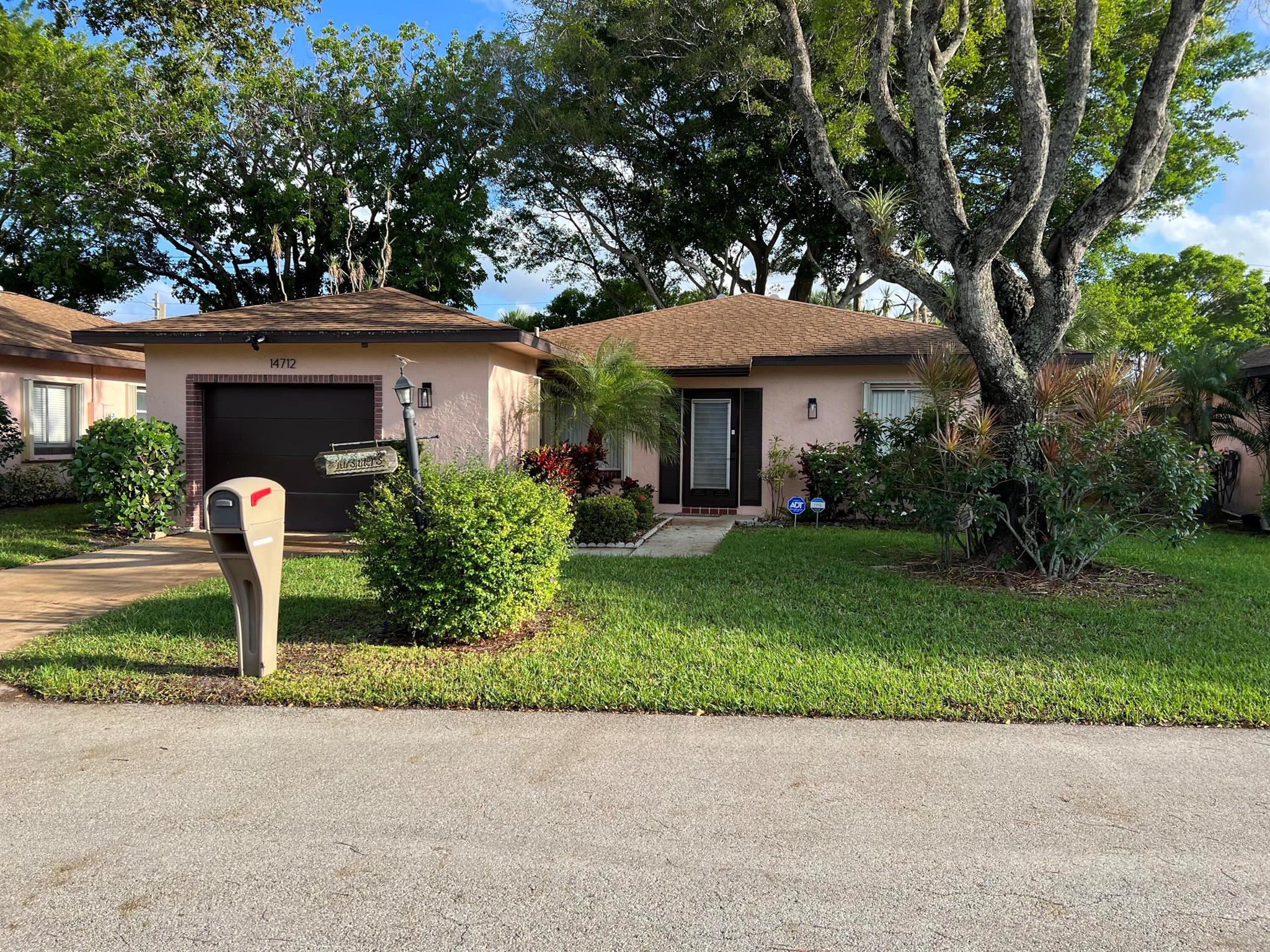 VILLAGES OF ORIOLE - Residential