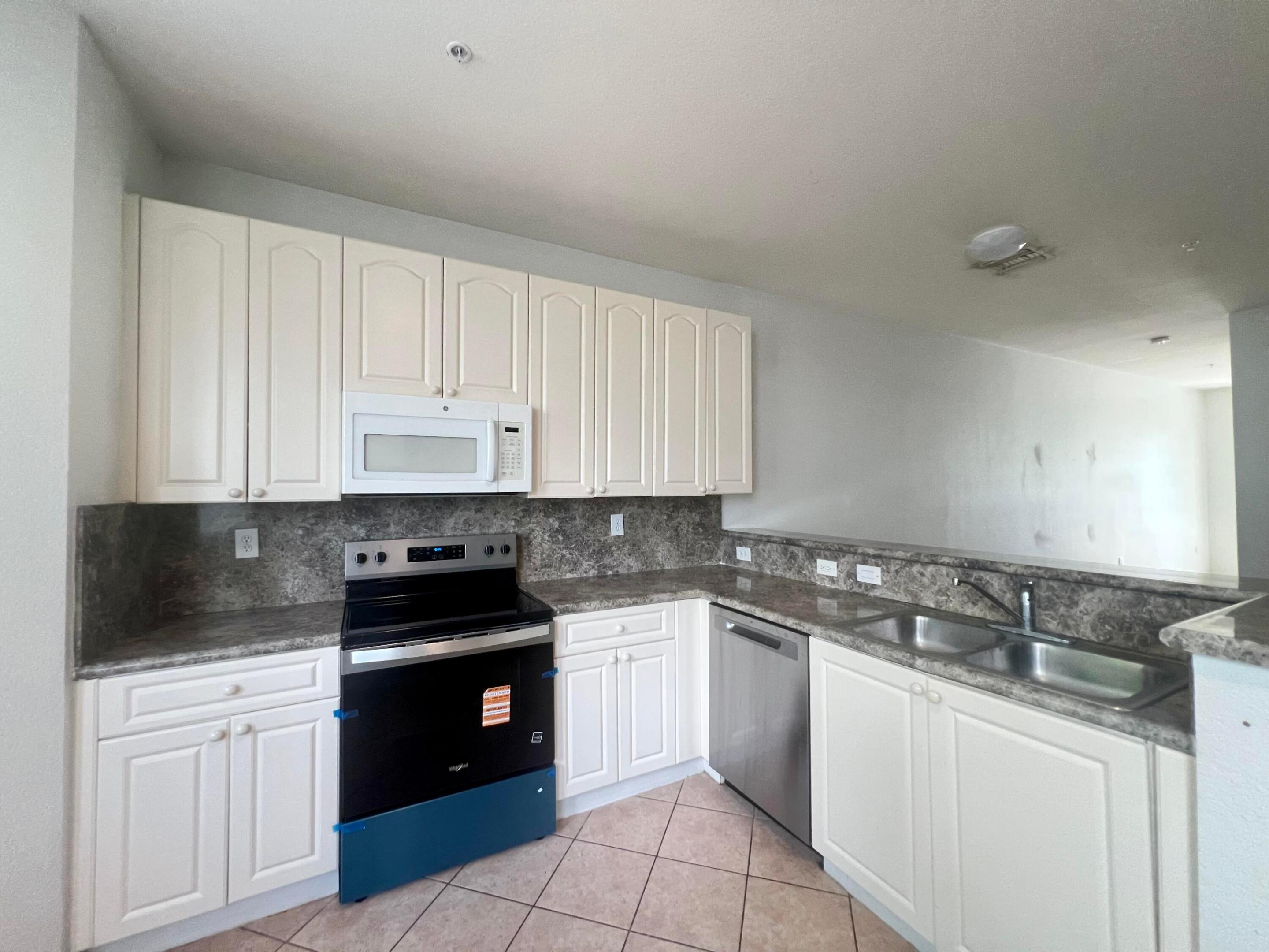 SHOMA TOWNHOMES AT ROYAL PALM BEACH CONDO - Residential