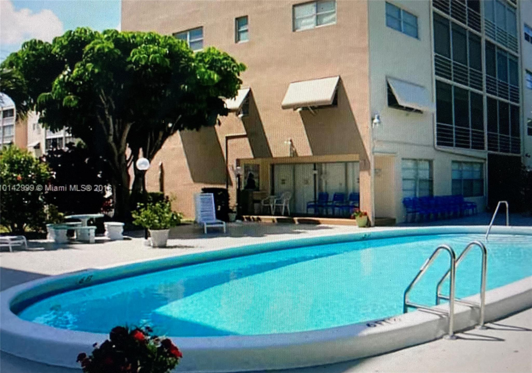 FAIRWAYS SOUTH COOP - Residential