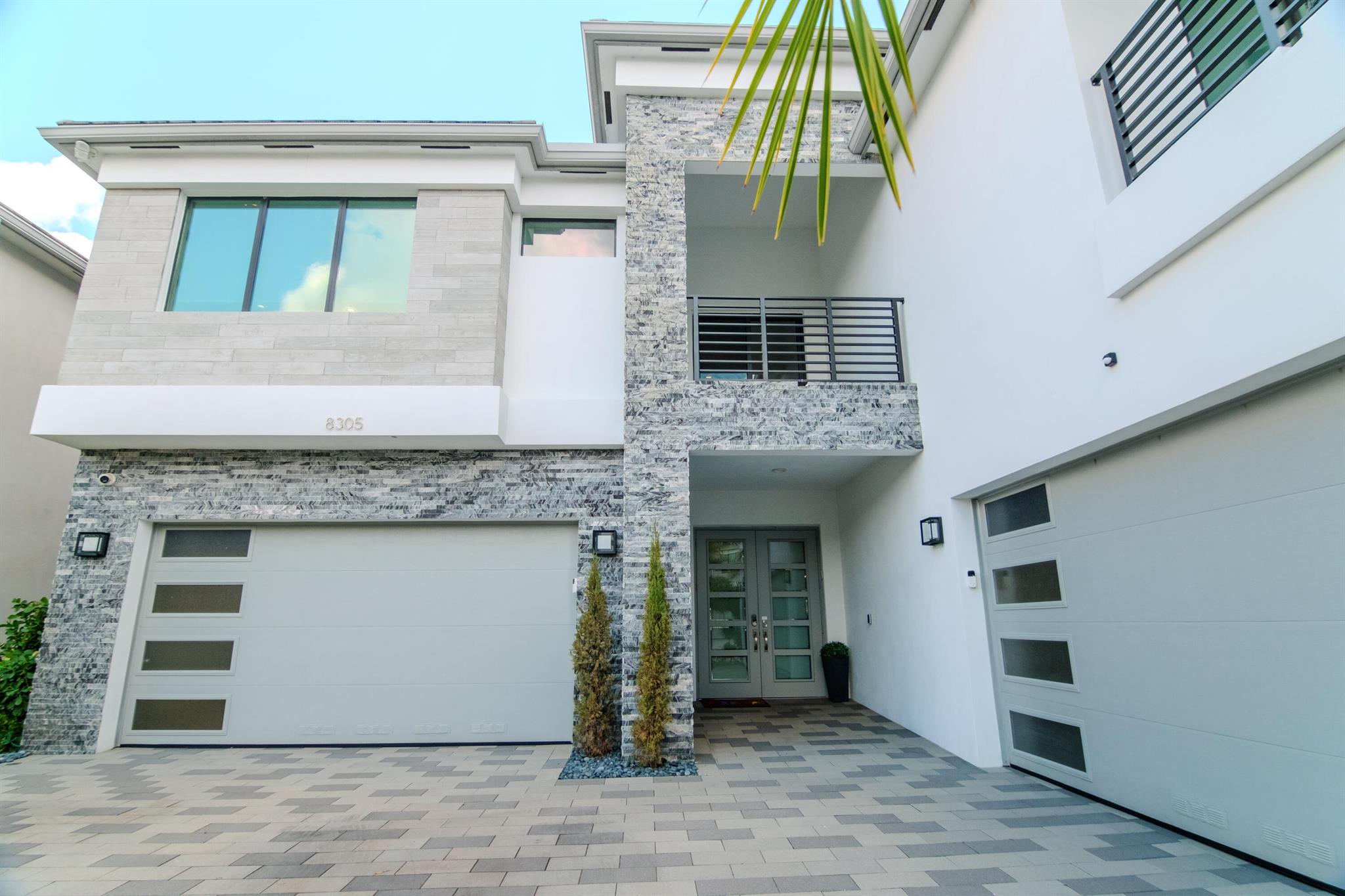 8305 Fishhawk Falls Court
