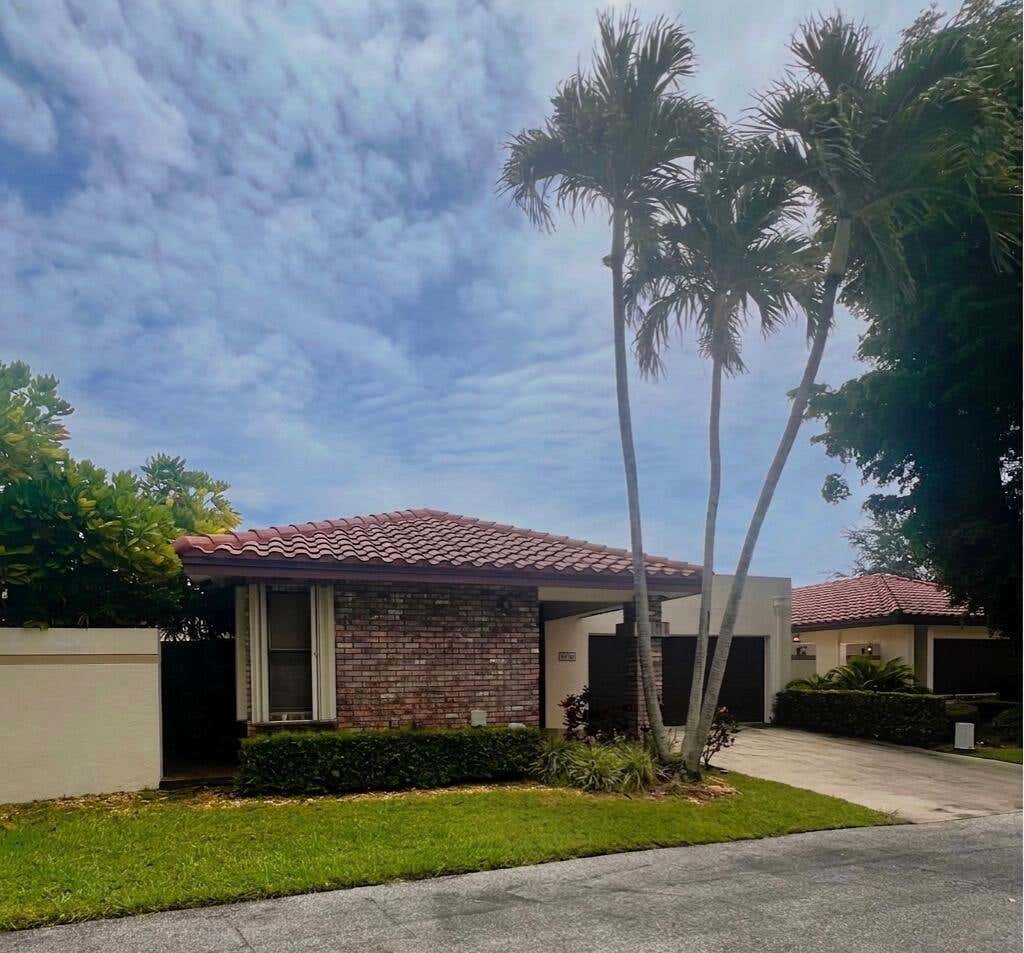 Photo of 6926 PALMAR Court, Boca Raton, FL 33433 (MLS # B26051973)