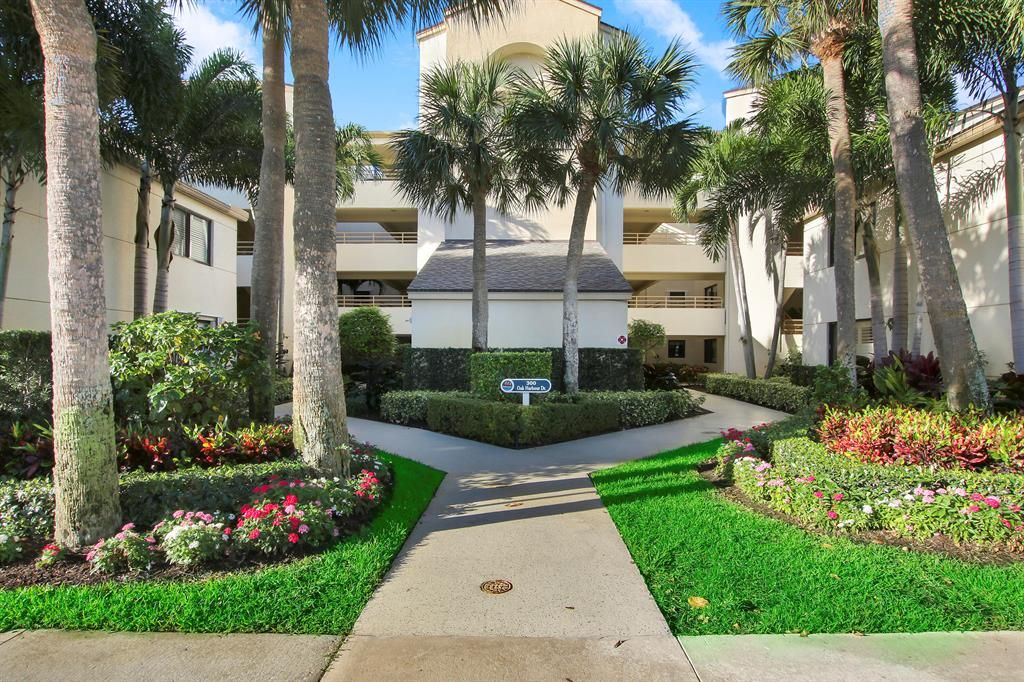 Photo of 316 Oak Harbour Drive, Juno Beach, FL 33408 (MLS # R10869066)