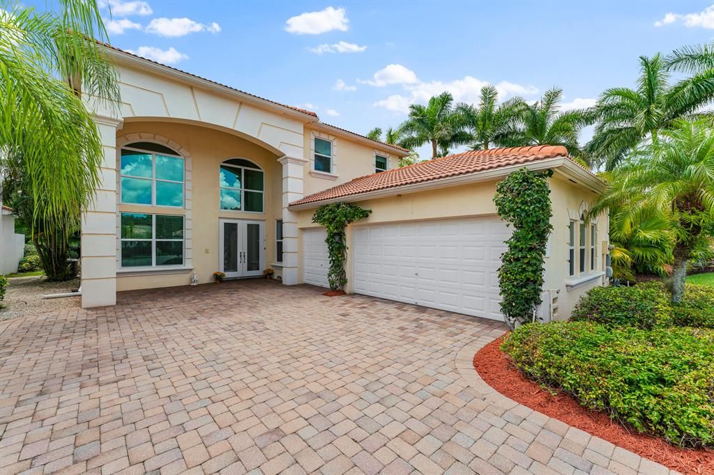 Photo of 136 Casa Grande Court, Palm Beach Gardens, FL 33418 (MLS # R10831739)