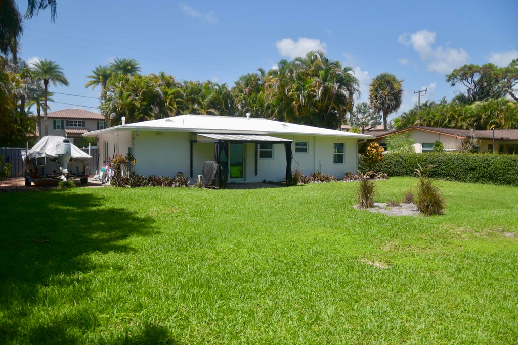Photo of 219 OLD JUPITER BEACH Road, Jupiter, FL 33477 (MLS # B26055127)