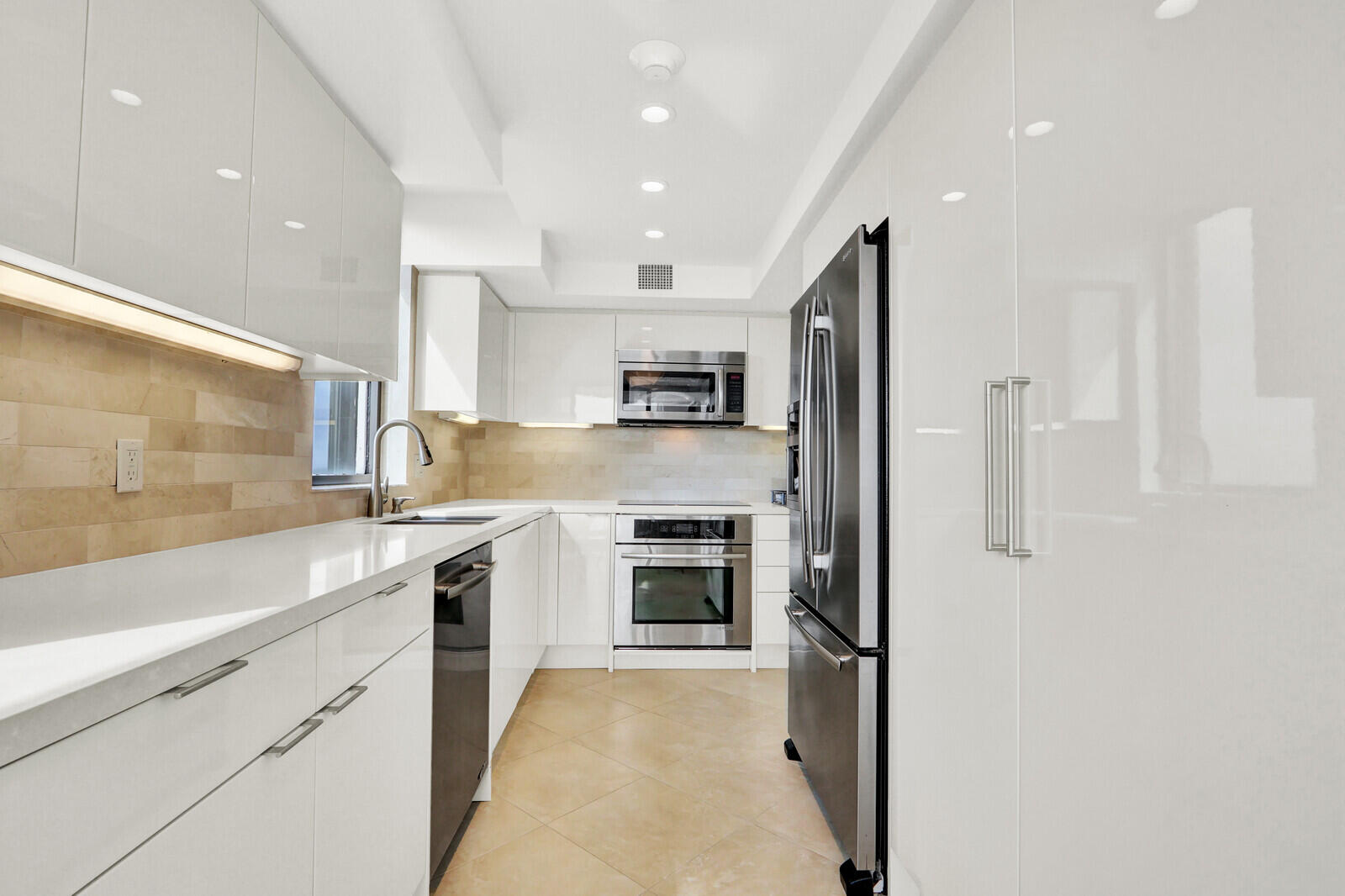 EASTPOINTE CONDO - Residential