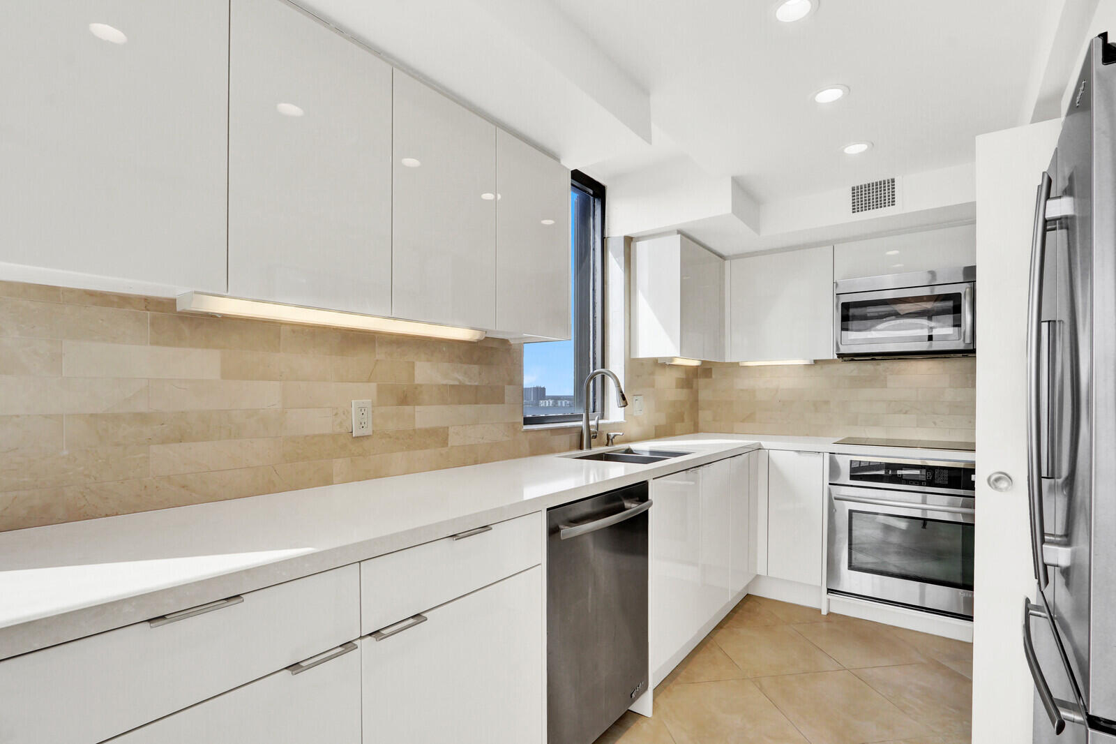 EASTPOINTE CONDO - Residential