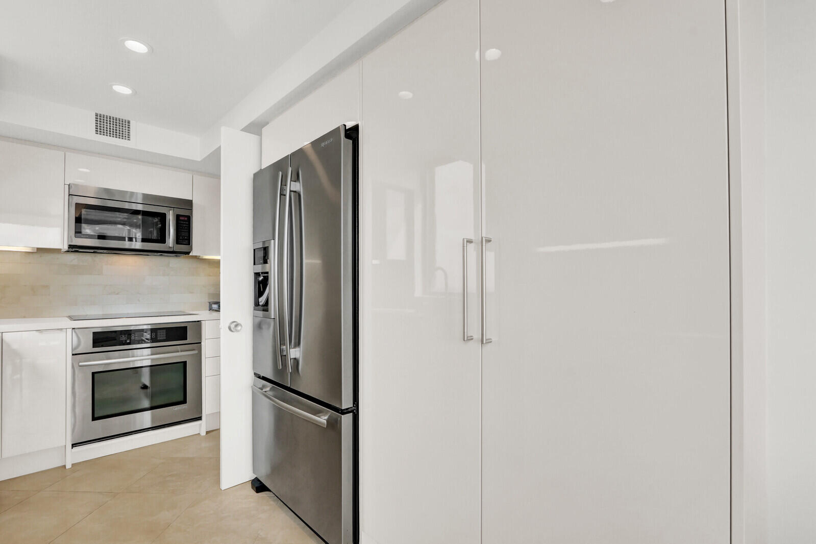 EASTPOINTE CONDO - Residential