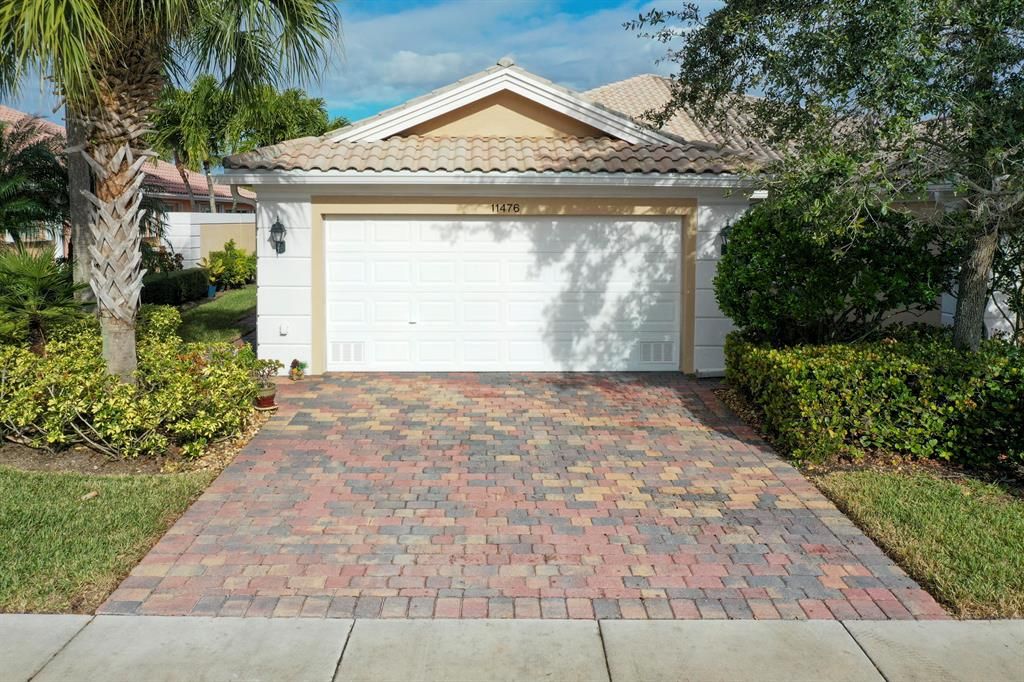 Photo of 11476 SW Pembroke Drive, Port Saint Lucie, FL 34987 (MLS # R10680548)