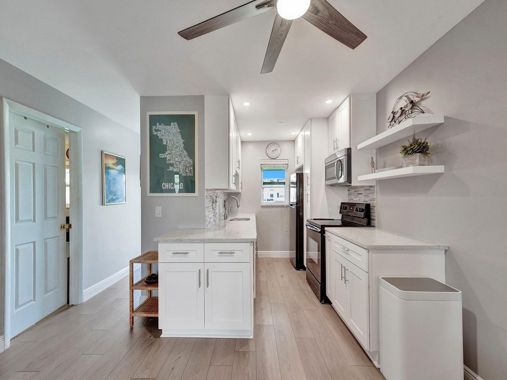 Photo of 1119 Lake Terrace #117, Boynton Beach, FL 33426 (MLS # F10424861)