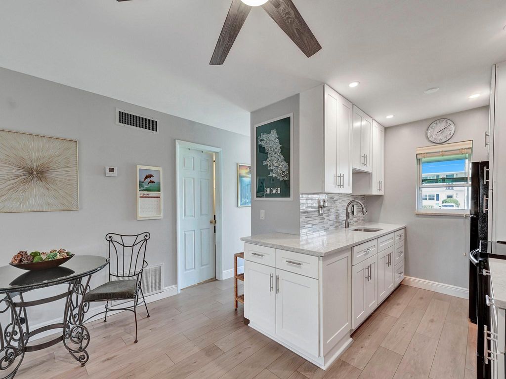 Photo of 1119 Lake Terrace #117, Boynton Beach, FL 33426 (MLS # F10424861)