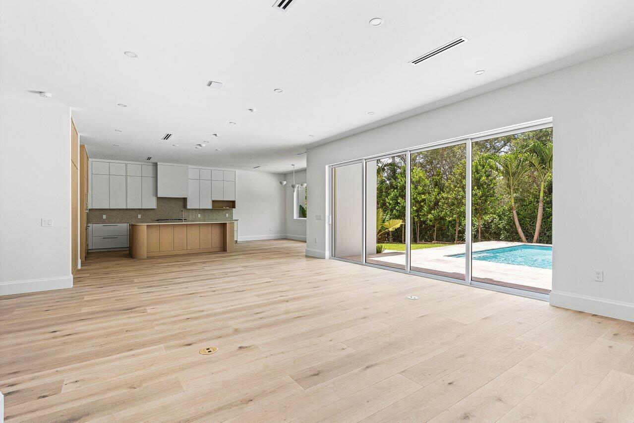 471 NW 9th Street