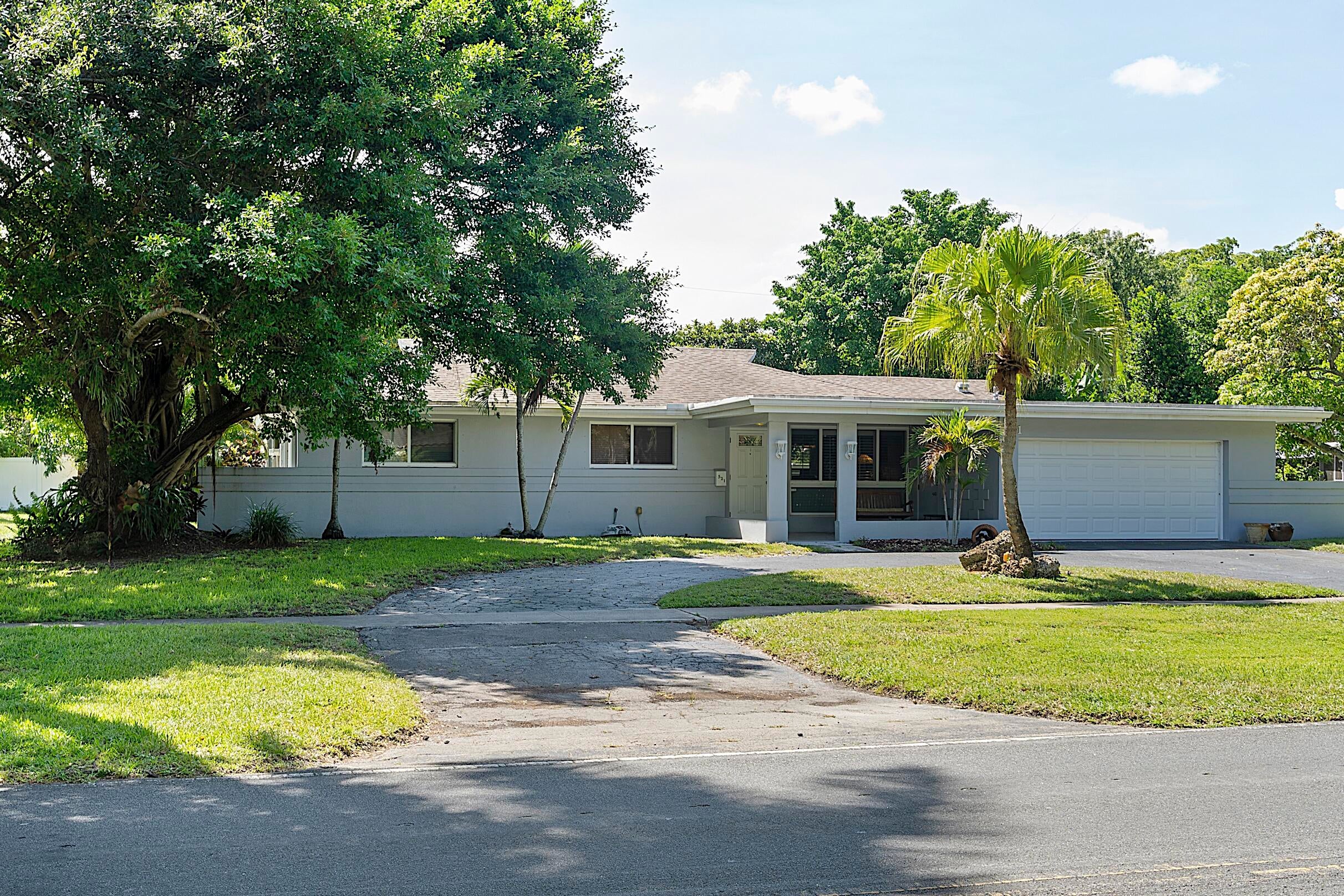 521 SW 59th Avenue