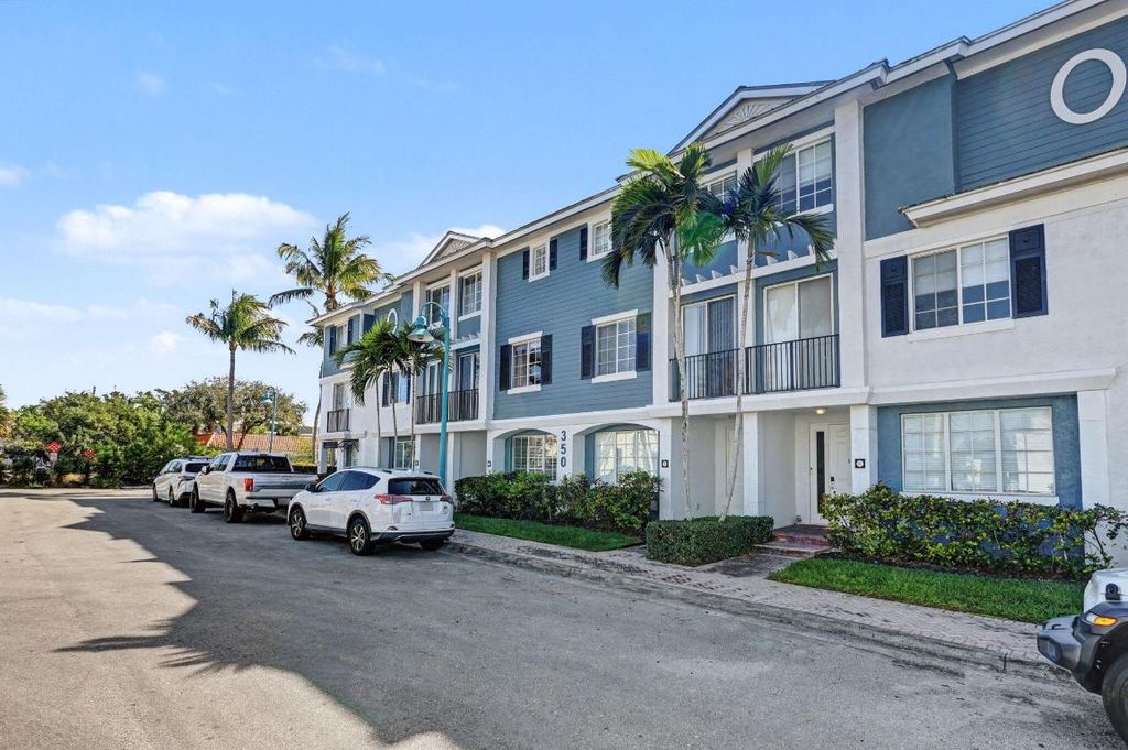 Photo of 350 NE 3rd Street #3-D, Delray Beach, FL 33444 (MLS # R11158690)