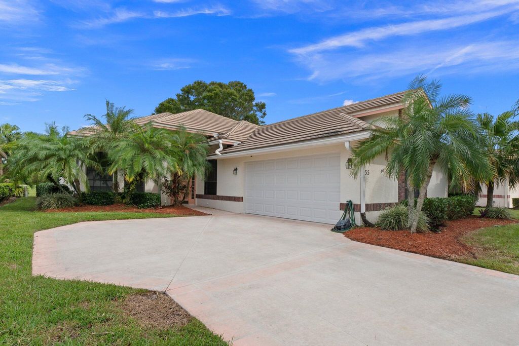 Photo of 435 SW Jefferson Circle, Port Saint Lucie, FL 34986 (MLS # R11160634)