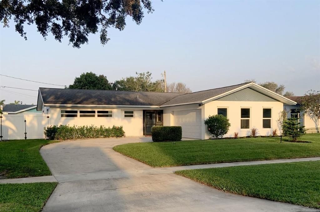 Photo of 68 Willow Road, Tequesta, FL 33469 (MLS # R10712698)